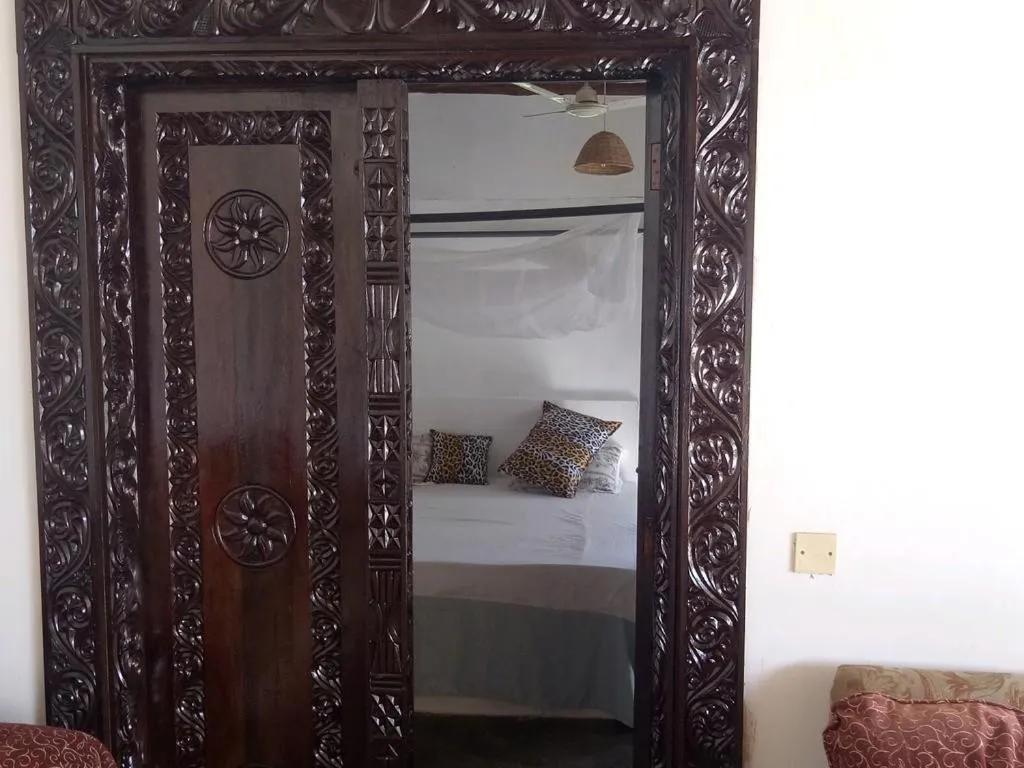 Bed in Travellers Inn Resort Malindi