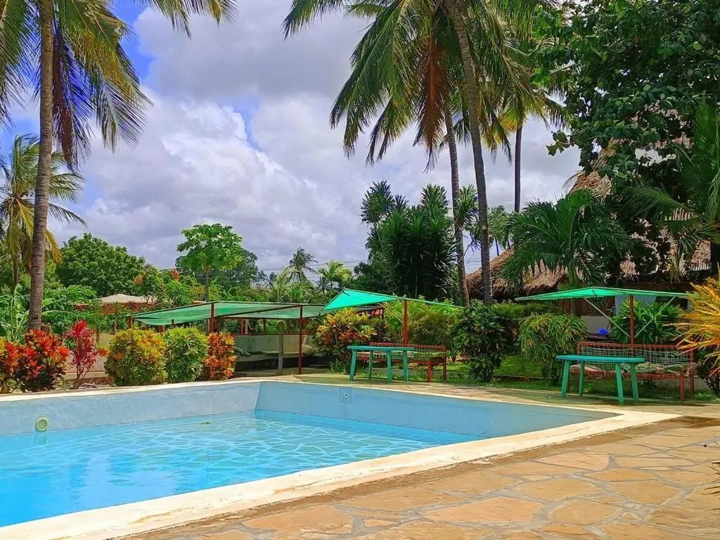 Day in Travellers Inn Resort Malindi