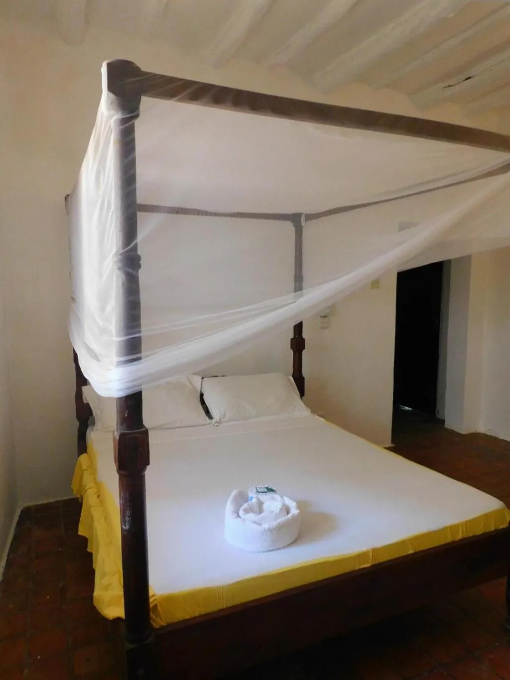 Bed in Travellers Inn Resort Malindi