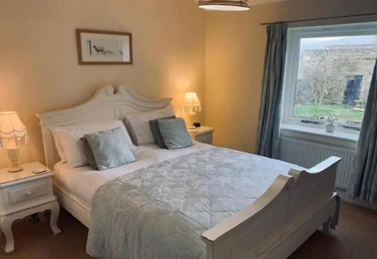 Bedroom, Bed in OYO Cocketts Hotel