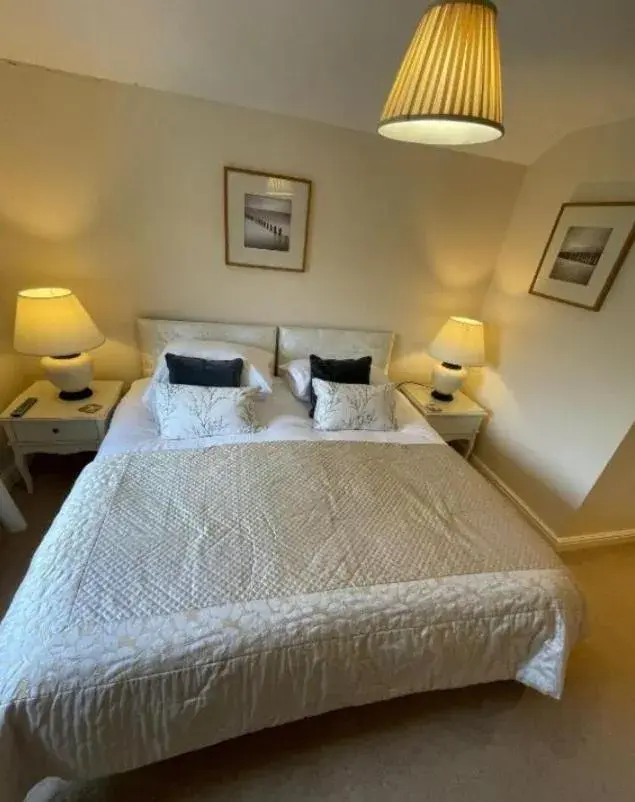 Bedroom, Bed in OYO Cocketts Hotel Bedroom, Bed in OYO Cocketts Hotel