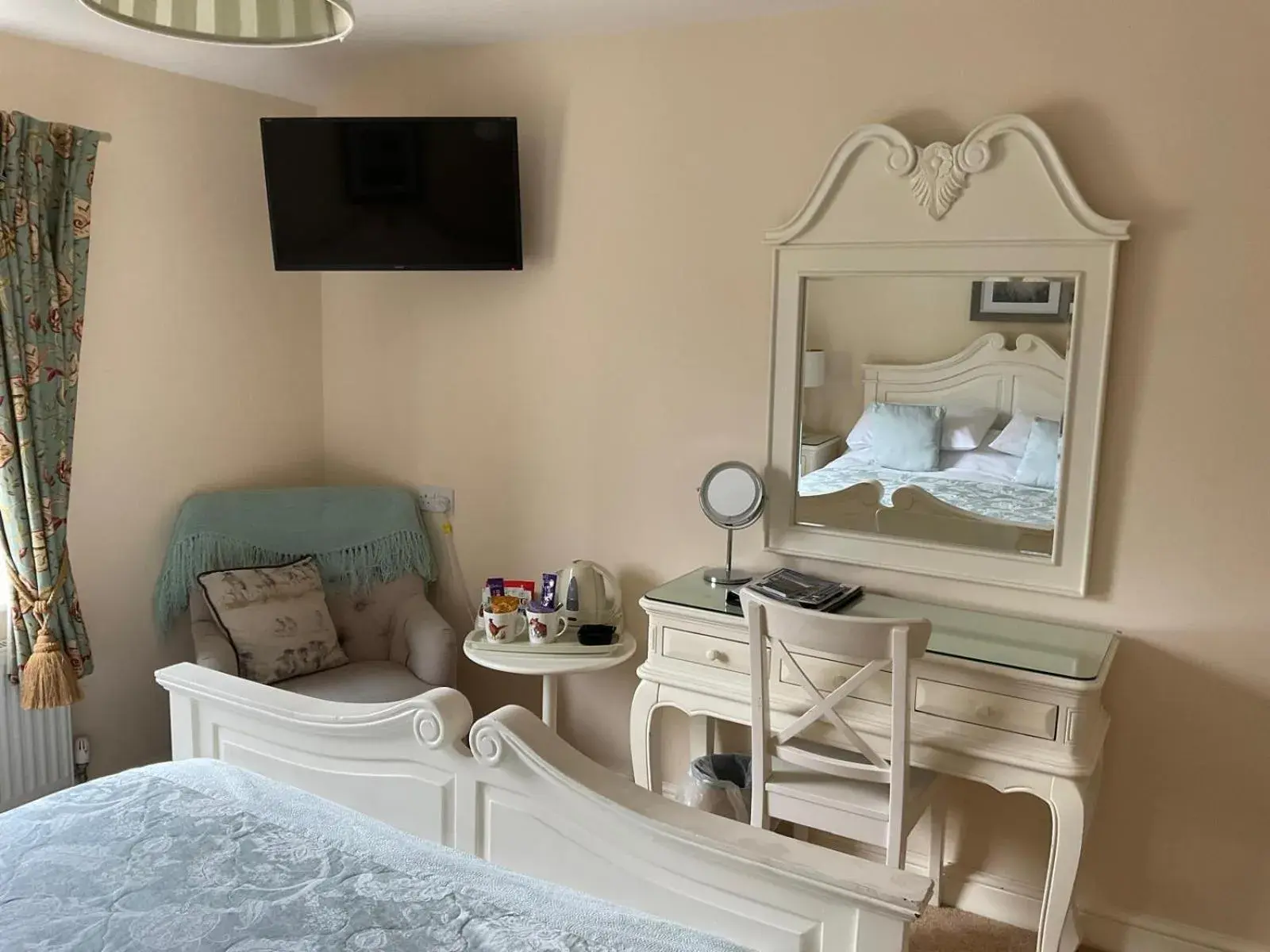 Bedroom, Bed in OYO Cocketts Hotel Bedroom, Bed in OYO Cocketts Hotel