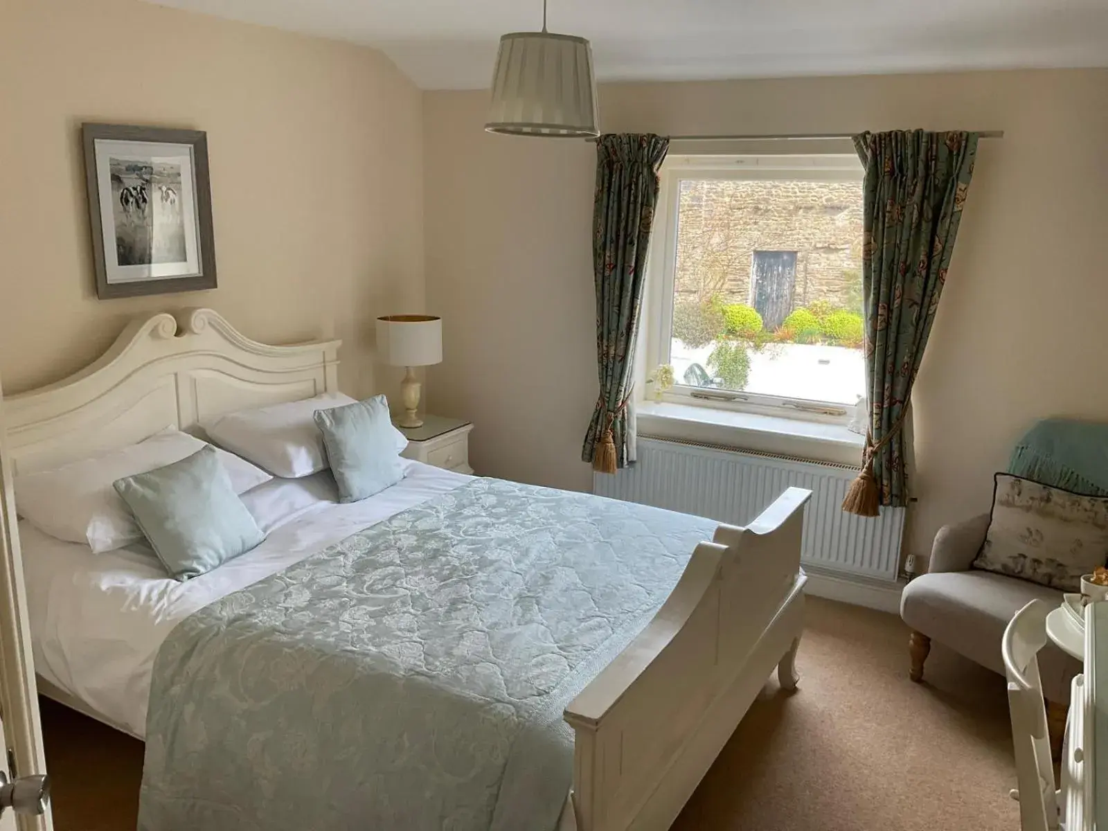 Bedroom, Bed in OYO Cocketts Hotel Bedroom, Bed in OYO Cocketts Hotel