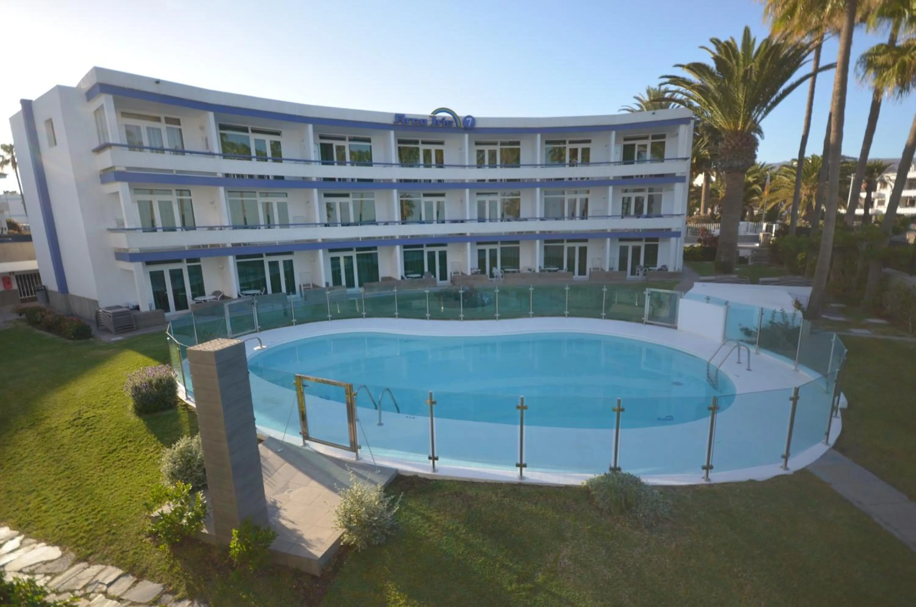 Swimming pool in Apartamentos Arco Iris
