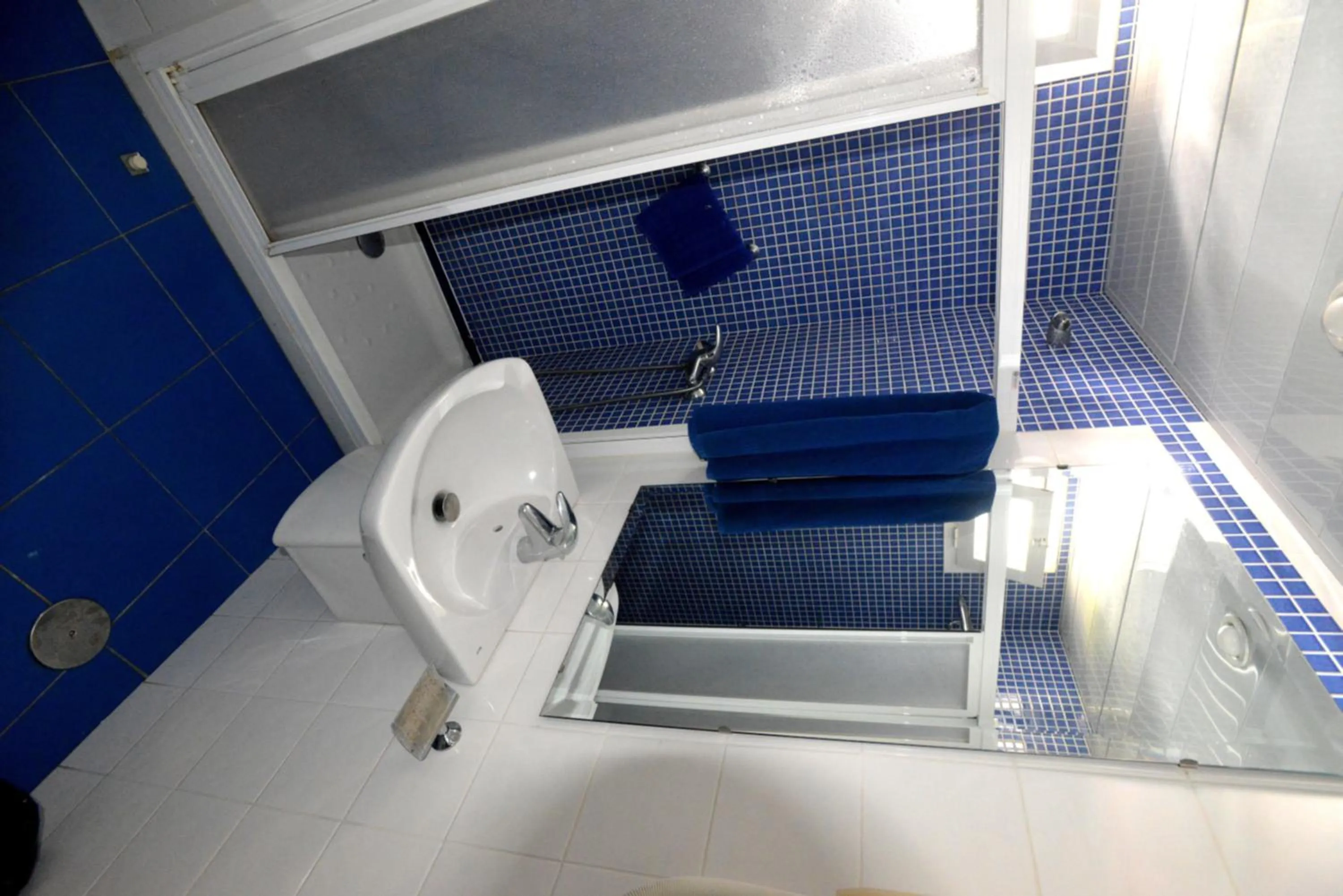 Shower in Apartamentos Arco Iris