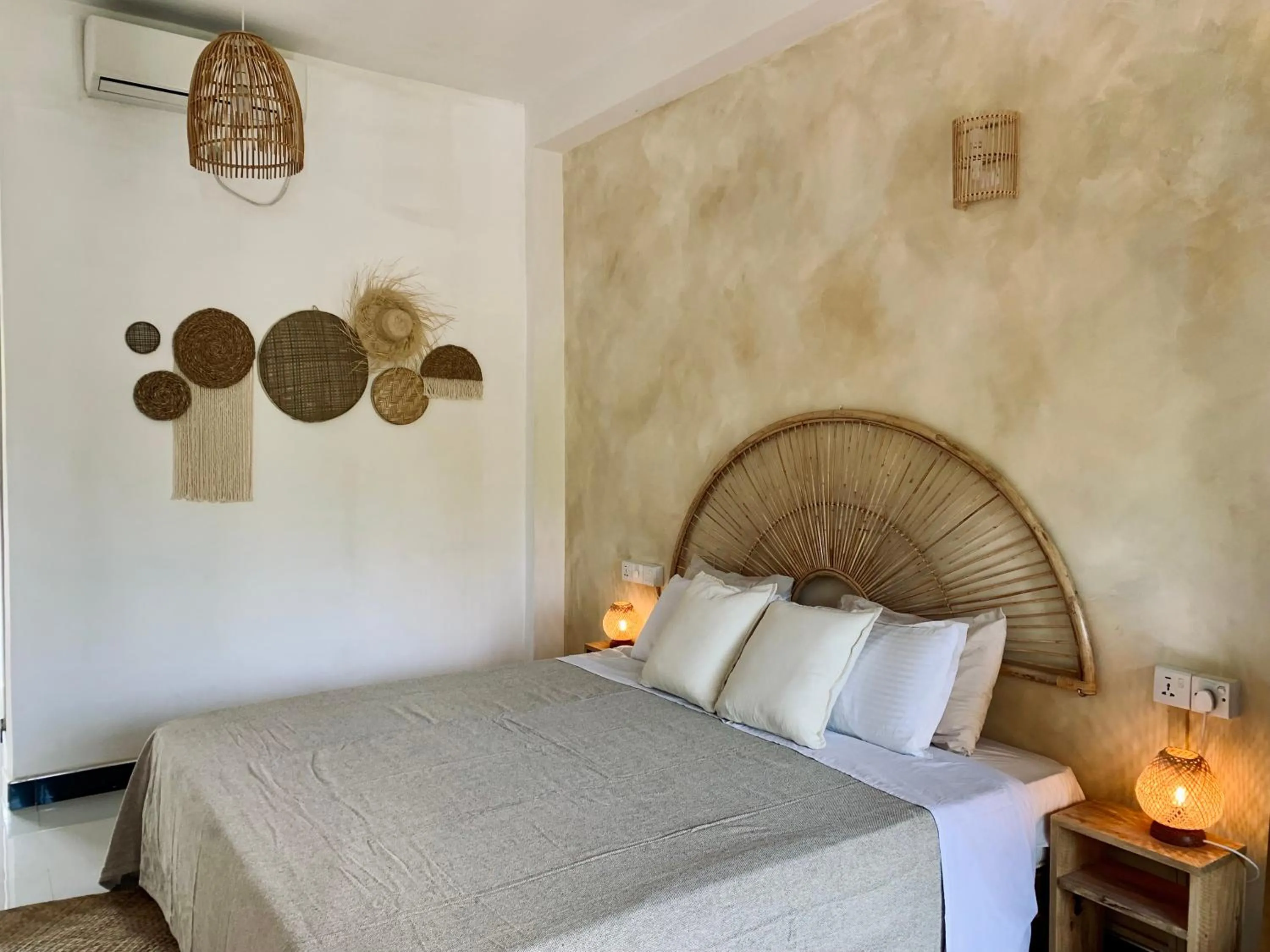 Bed in Oltremare Mirissa