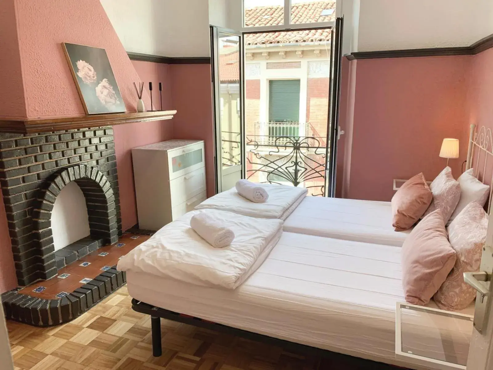 Twin Room with Shared Bathroom in Leon Hostel Twin Room with Shared Bathroom in Leon Hostel