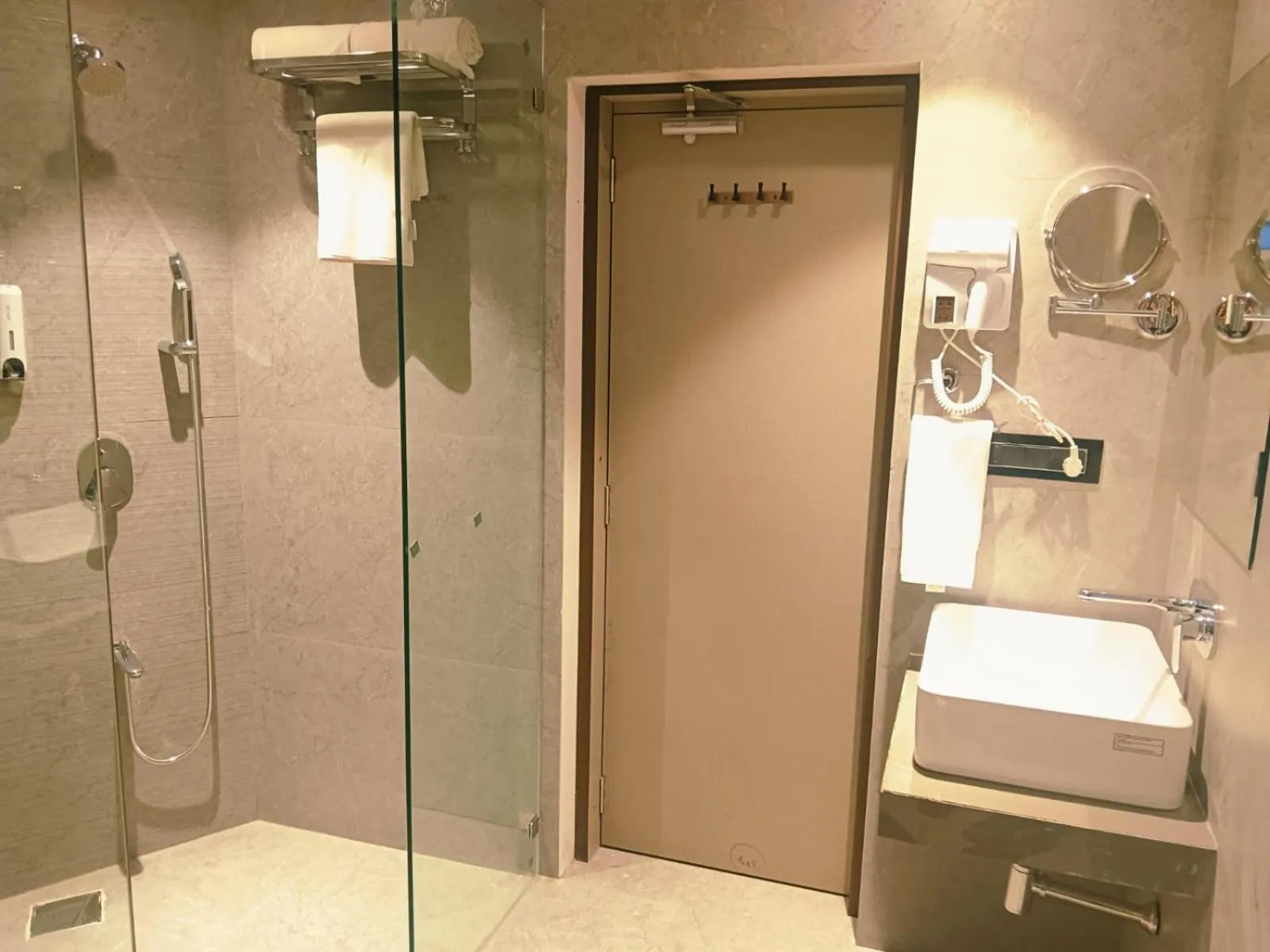 Bathroom in Orient Beacon Resort, Panchgani