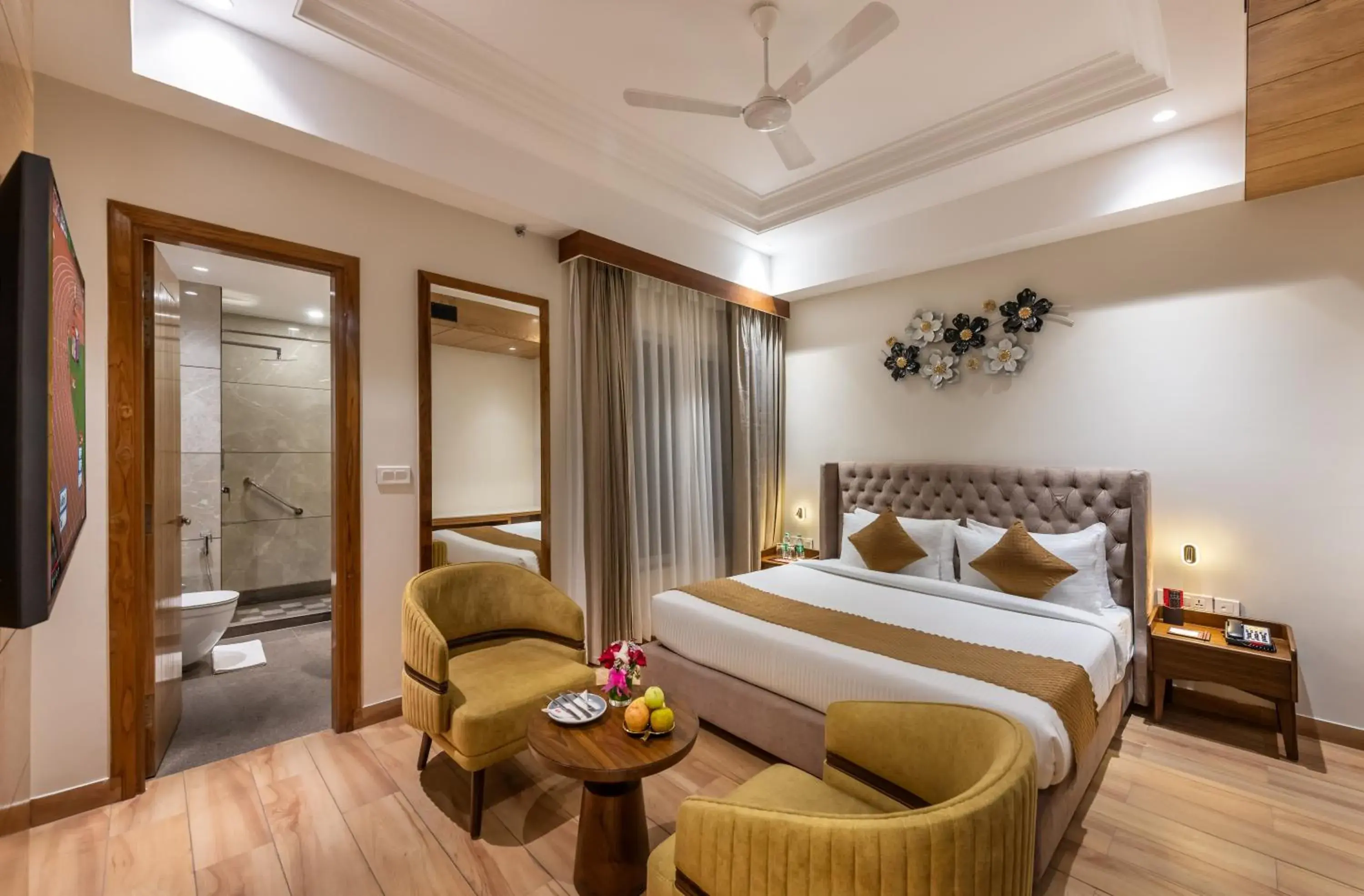 TV and multimedia, Bed in Lords Eco Inn Dera Bassi TV and multimedia, Bed in Lords Eco Inn Dera Bassi