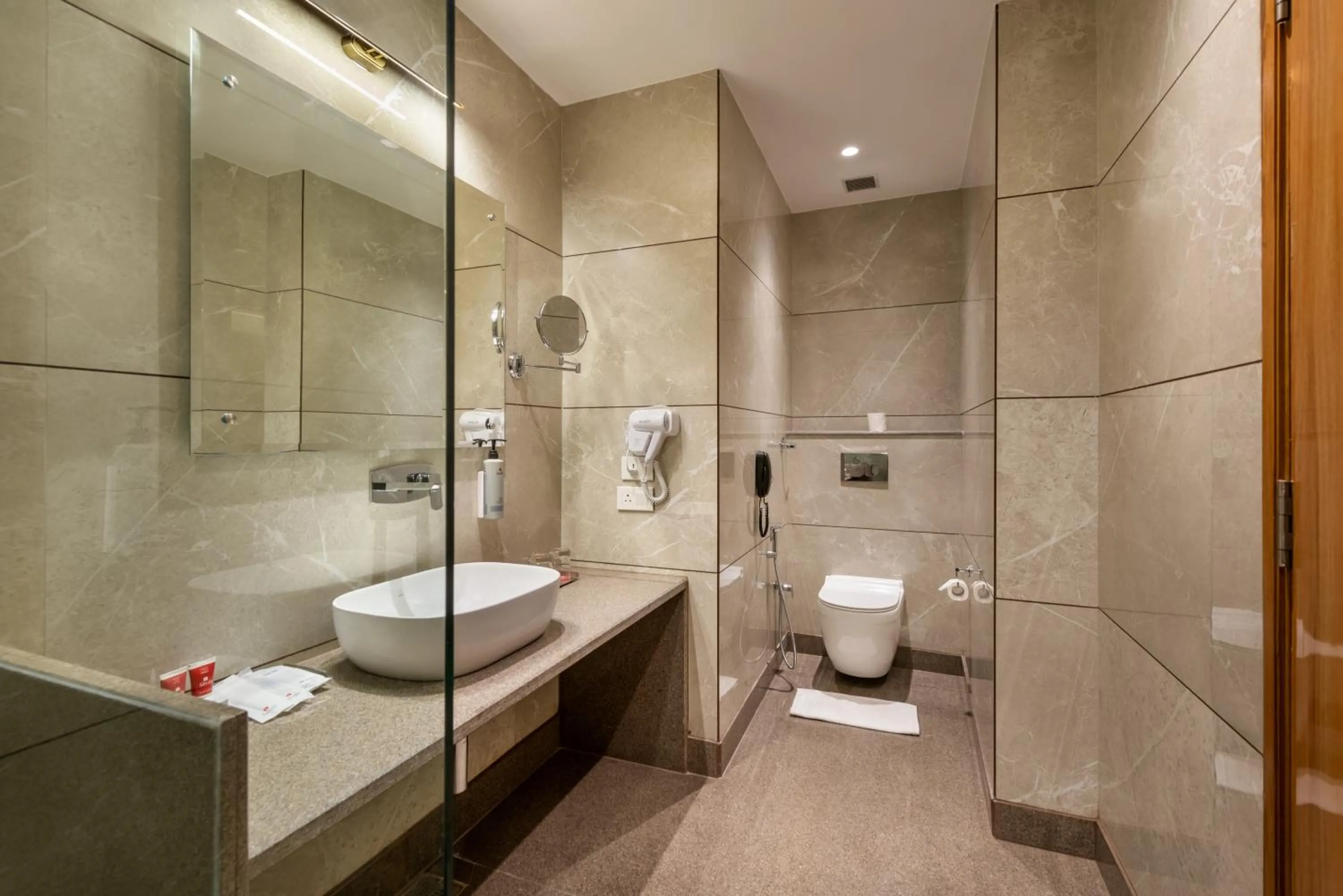 Shower in Lords Eco Inn Dera Bassi