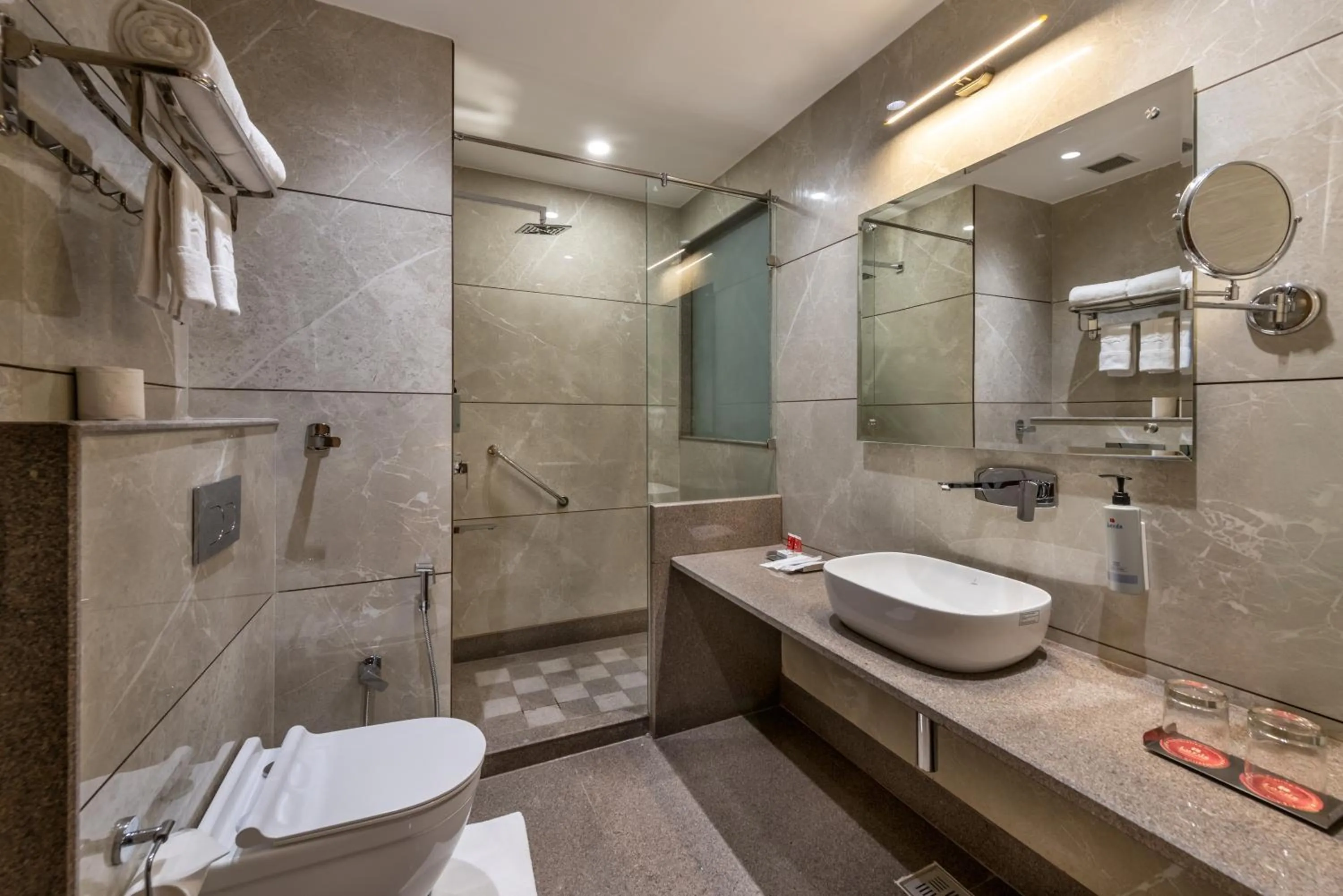 Shower in Lords Eco Inn Dera Bassi