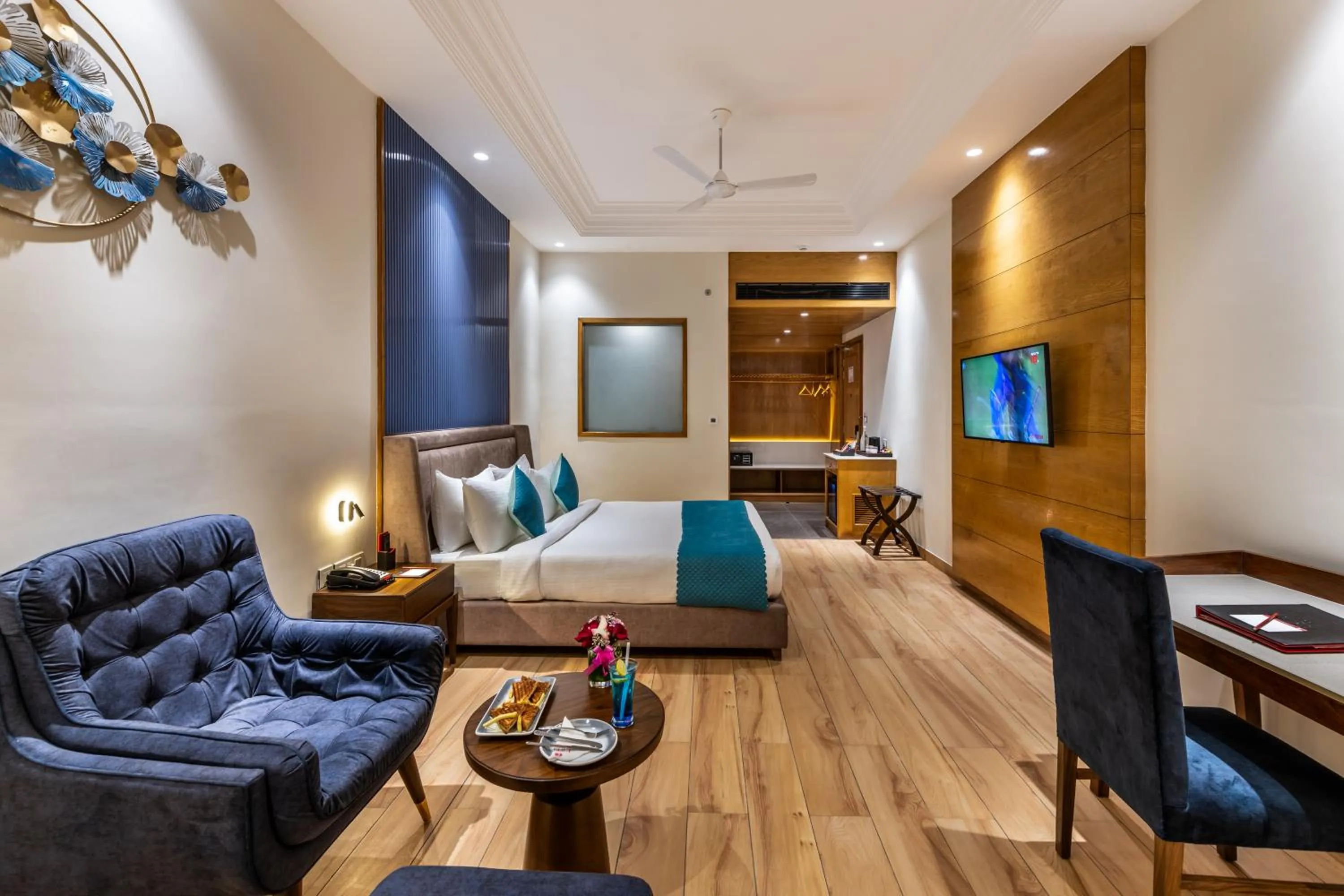 TV and multimedia in Lords Eco Inn Dera Bassi