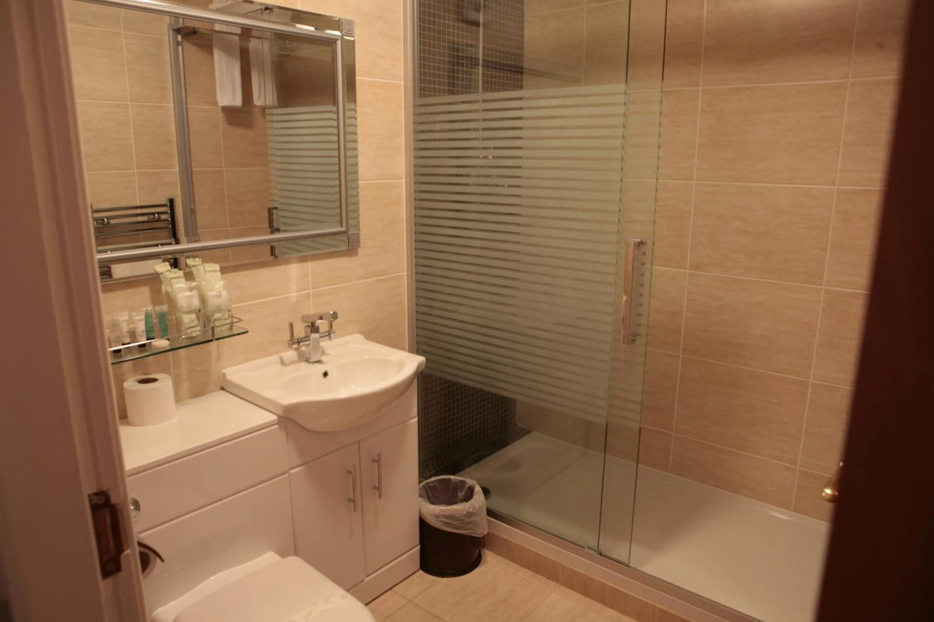 Bathroom in The Plough Inn