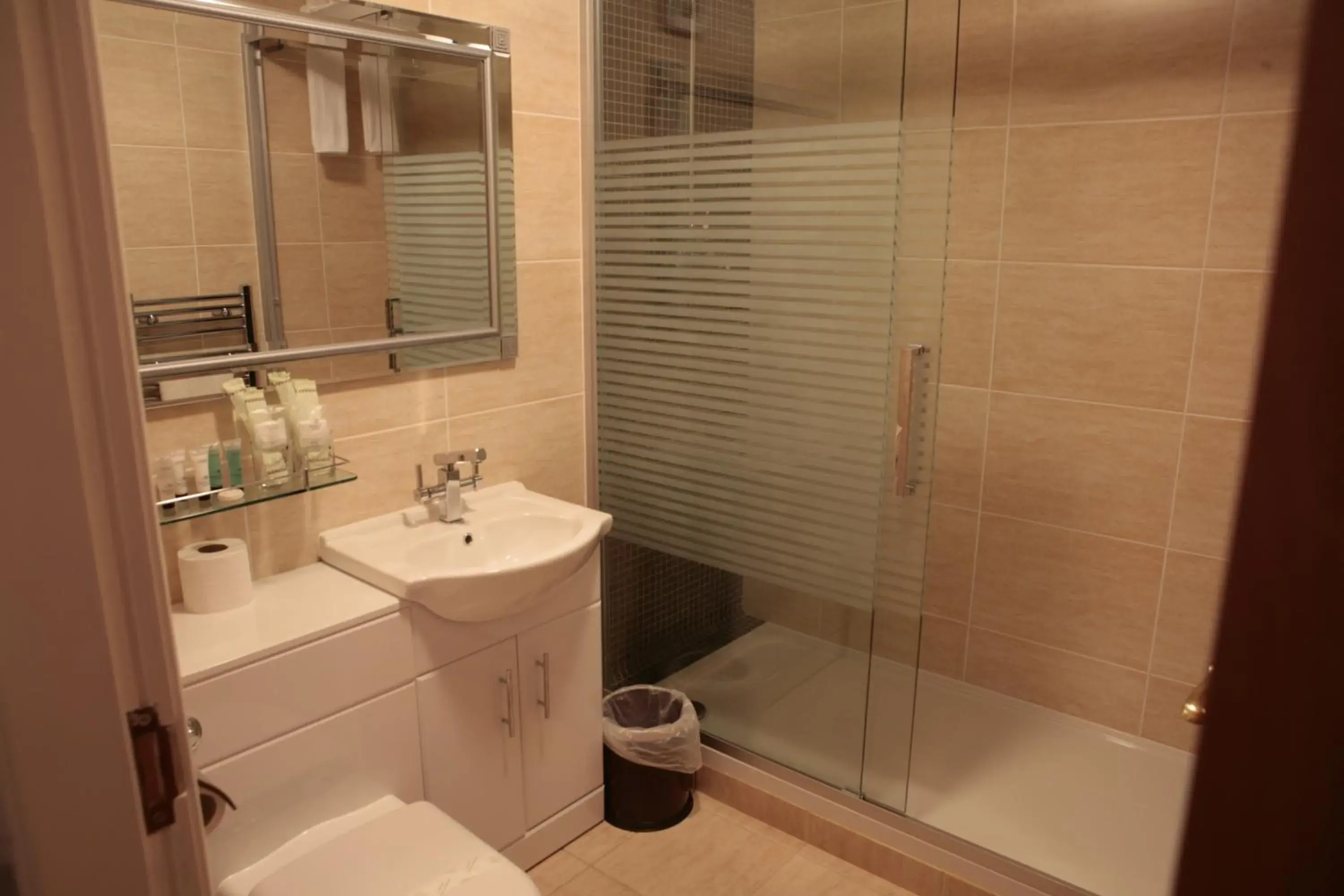 Double Room in The Plough Inn Double Room in The Plough Inn