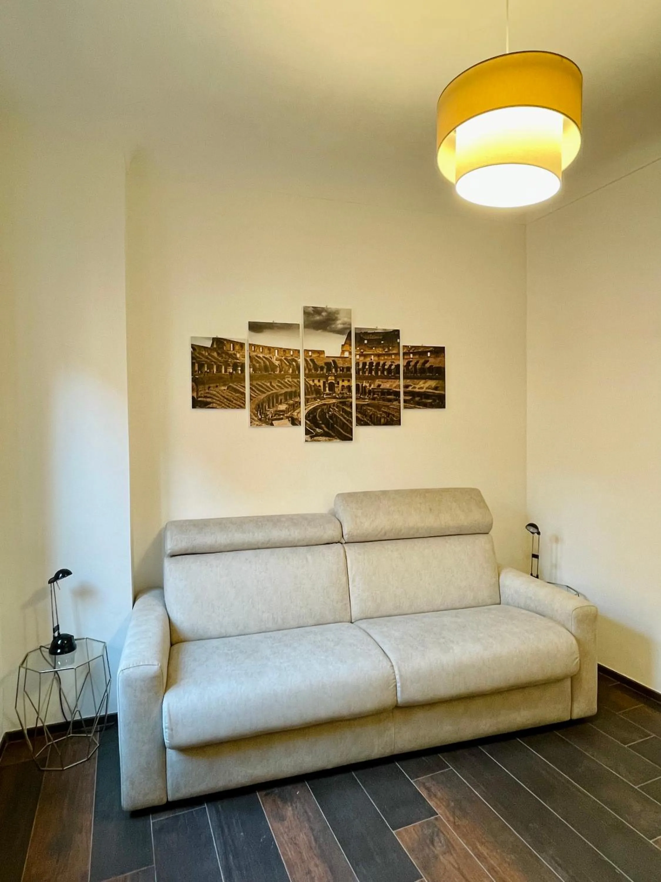 Decorative detail in Martina al Colosseo