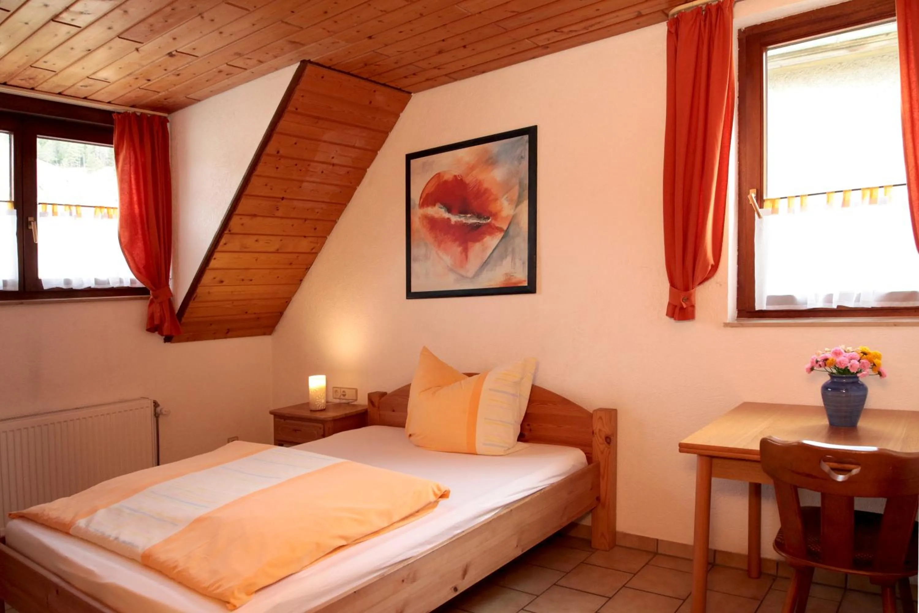 Photo of the whole room, Bed in Pension La Cascina