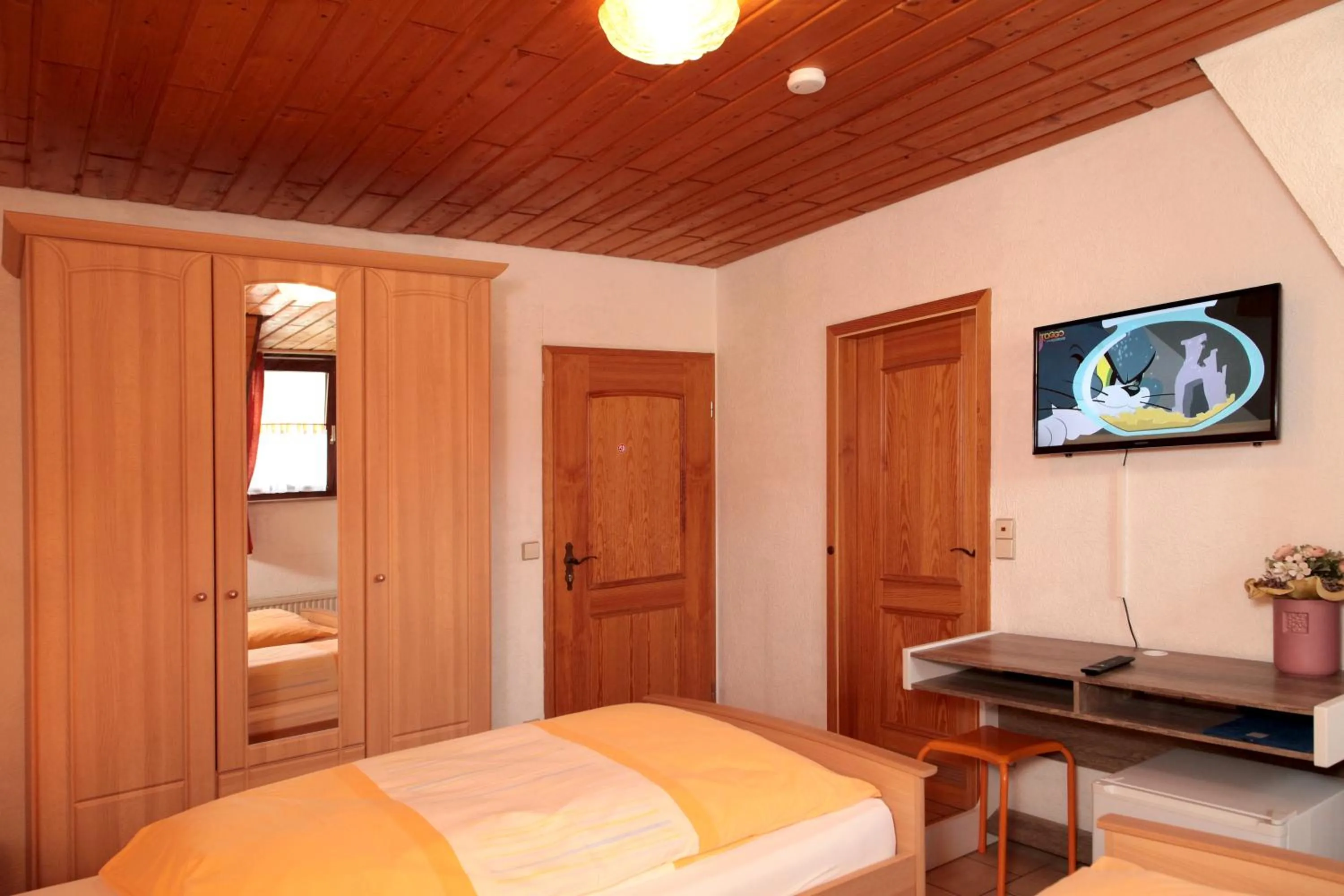 Photo of the whole room, Bed in Pension La Cascina