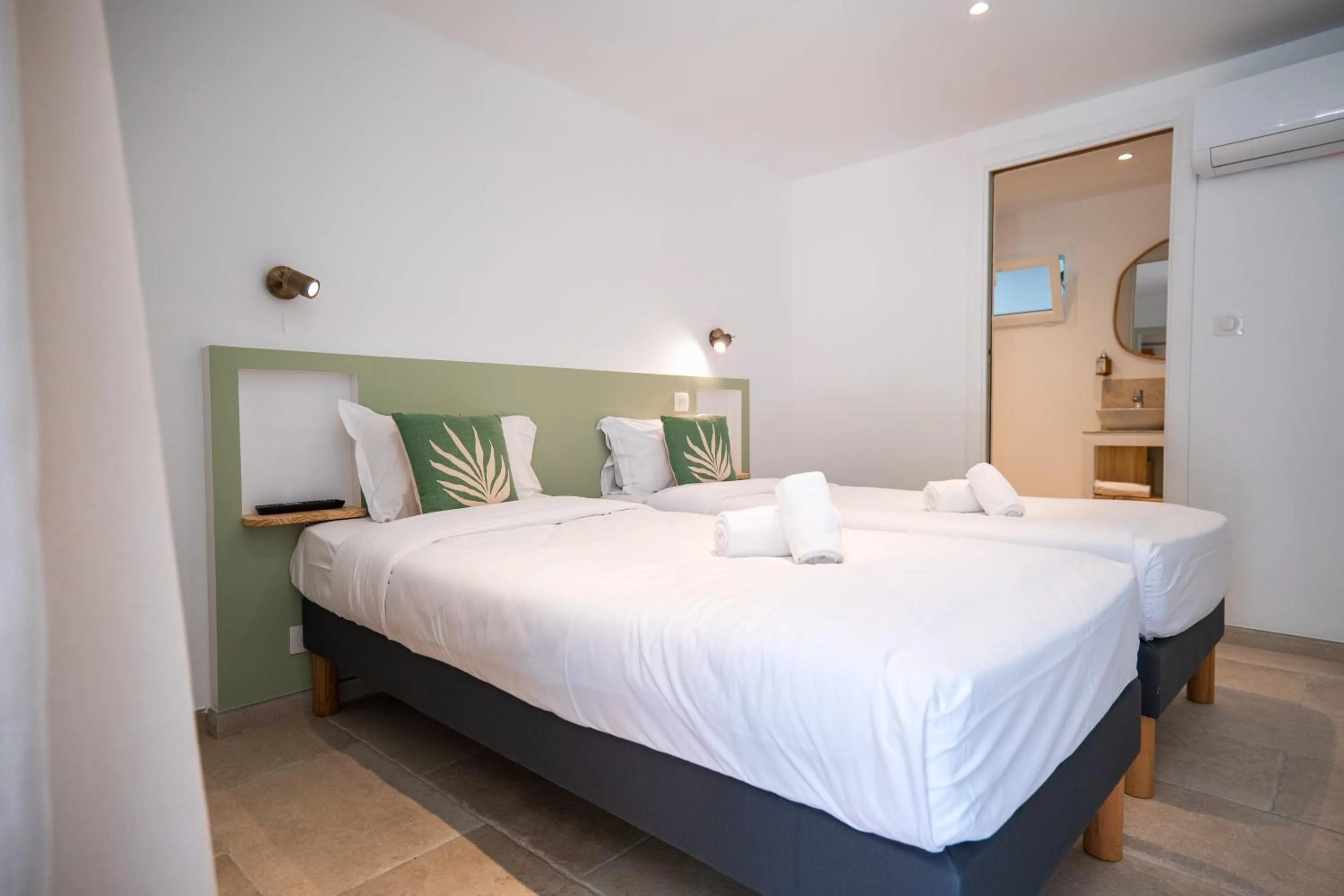 Bed in Hotel L'Escale