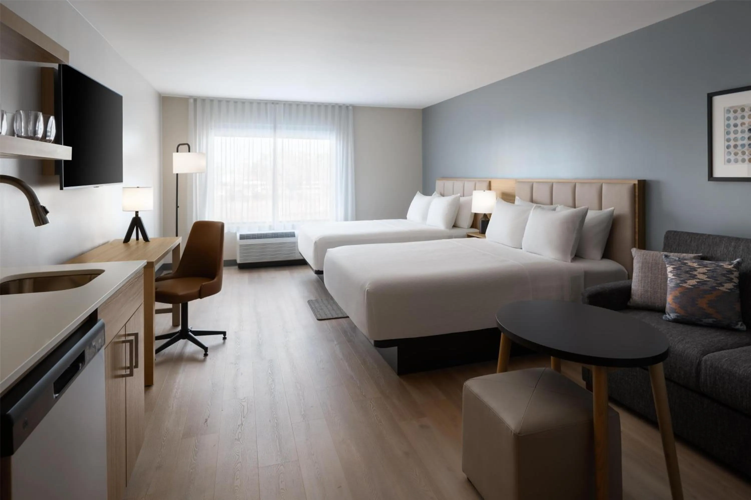 Photo of the whole room, Bed in Hyatt Studios Mobile/Tillmans Corner