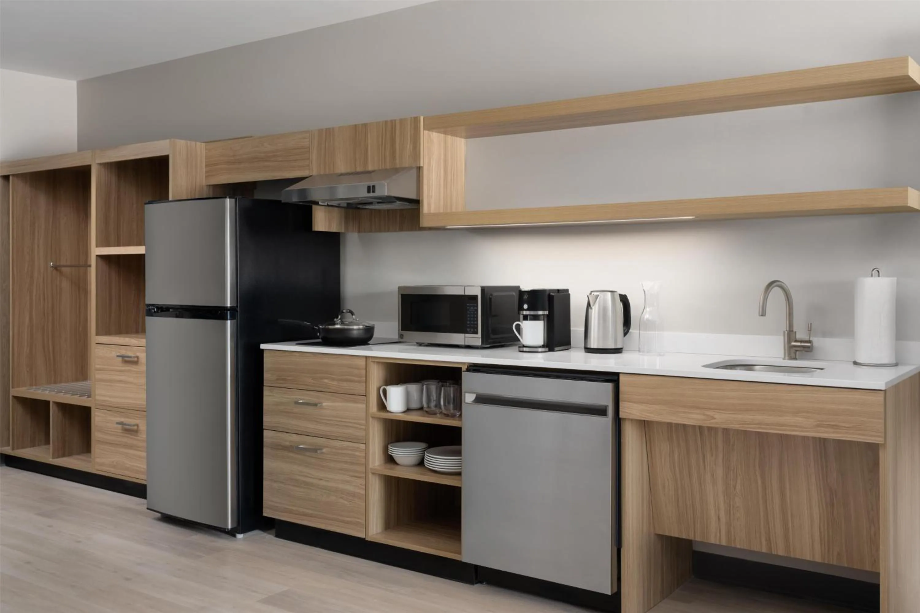 Photo of the whole room in Hyatt Studios Mobile/Tillmans Corner