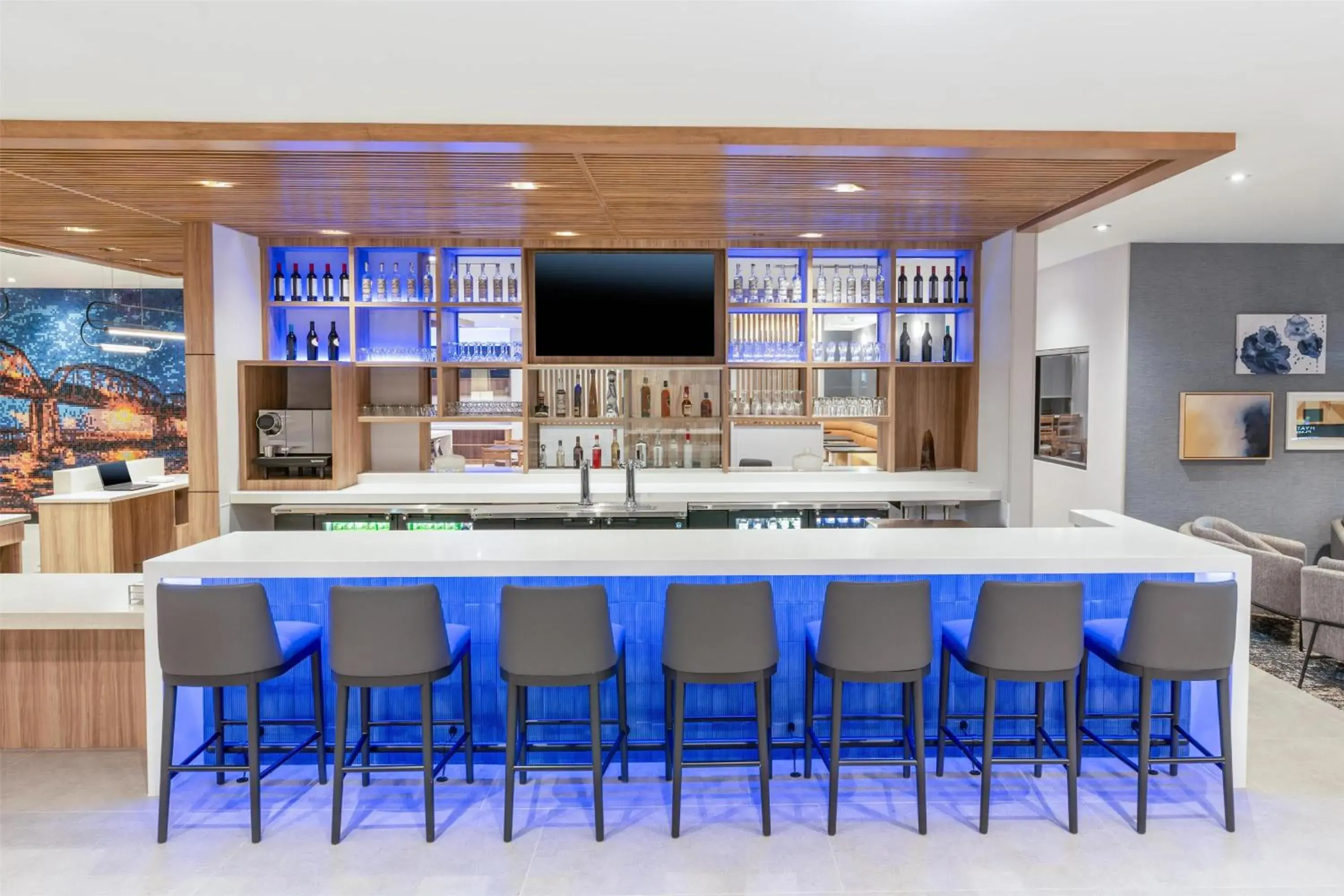 Lounge or bar in Hyatt Place Eagle Pass Lounge or bar in Hyatt Place Eagle Pass