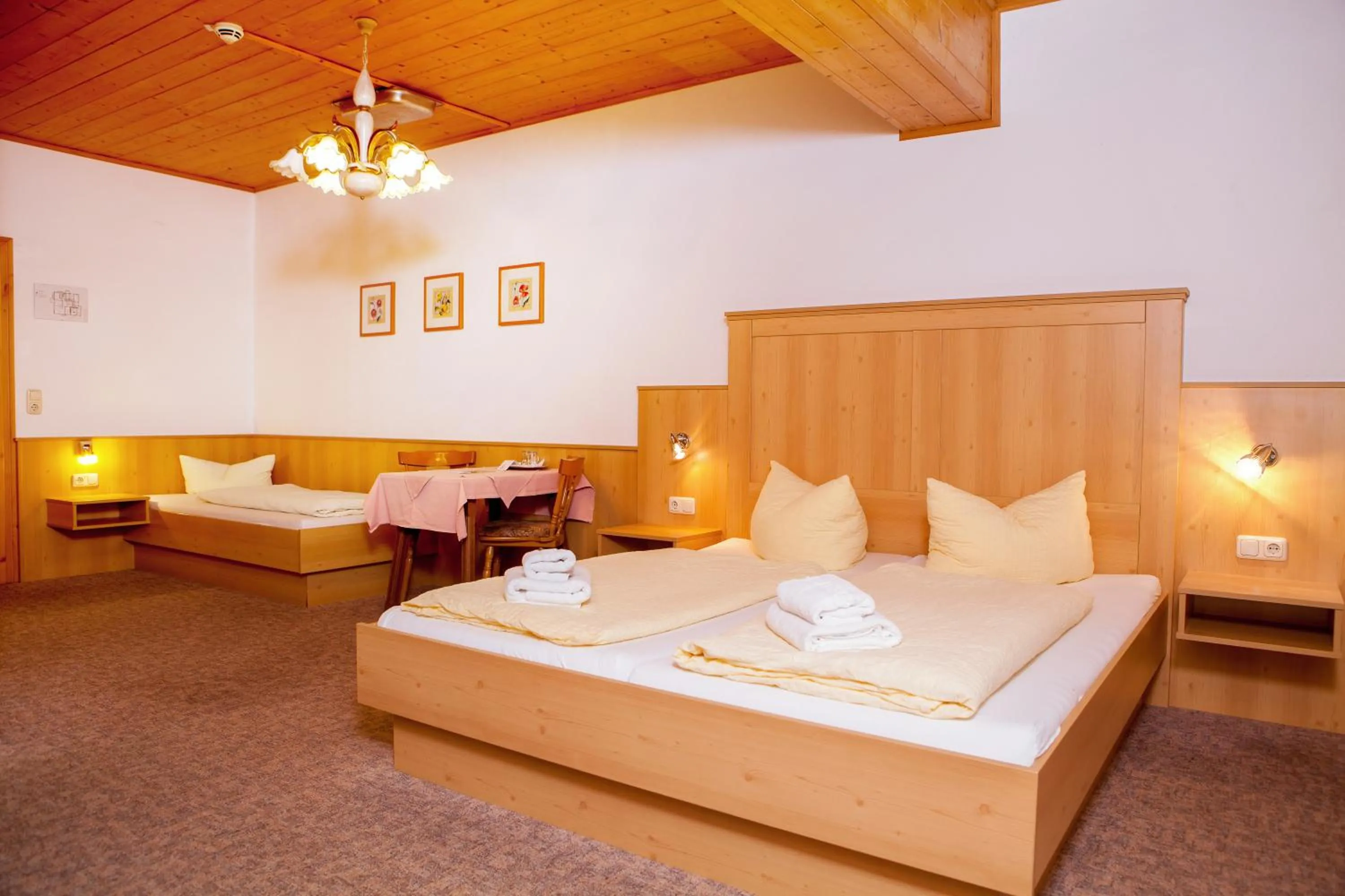 Photo of the whole room, Bed in Ruperti - Gästehaus