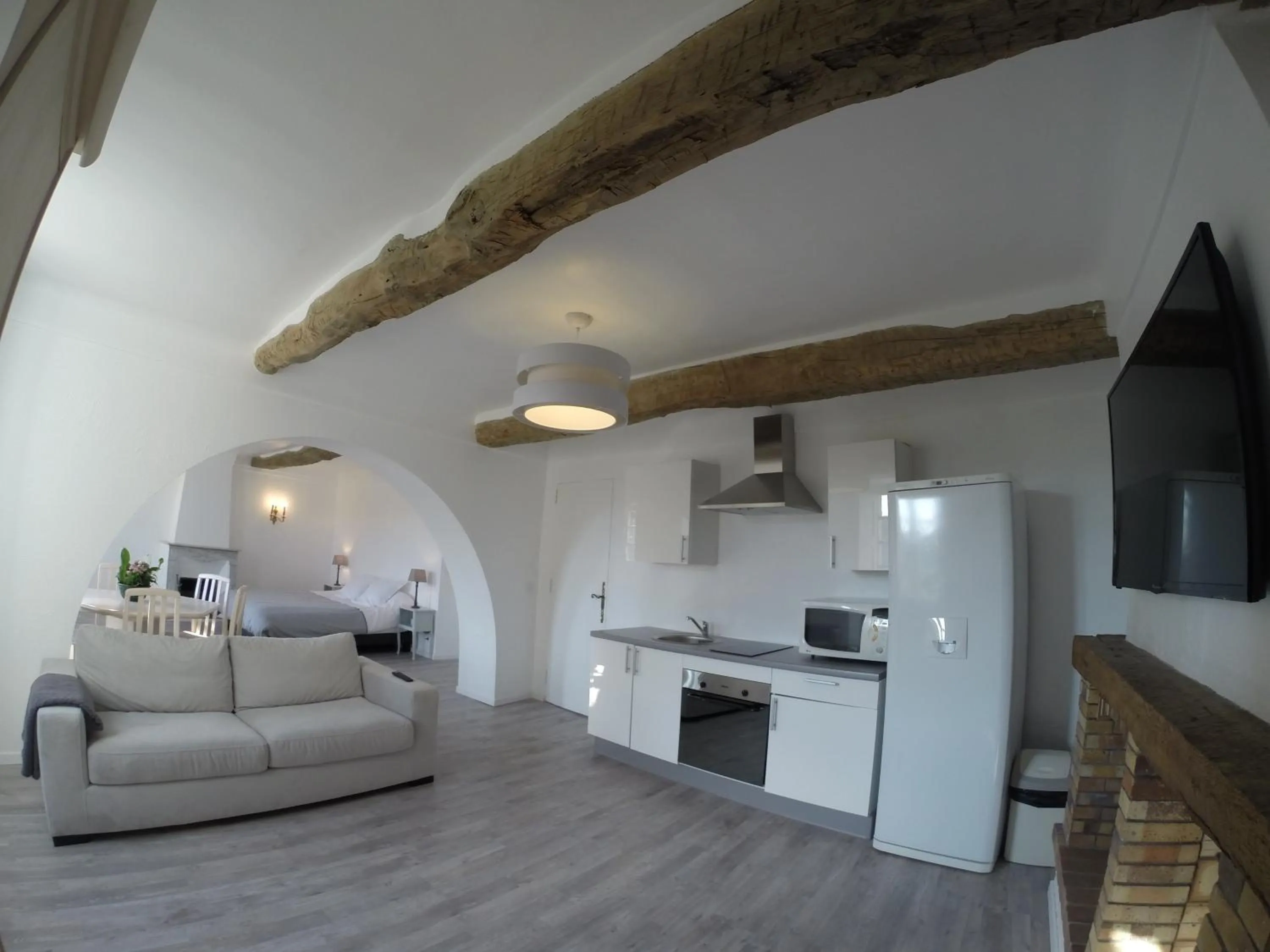 TV and multimedia in Maison Carles BnB