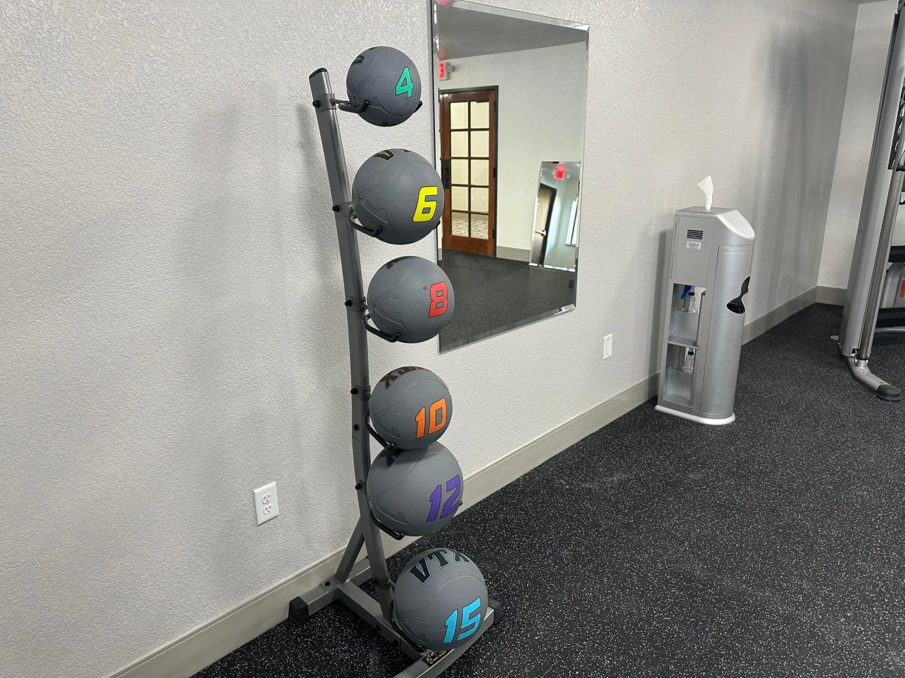 Fitness centre/facilities in B&J Hotels