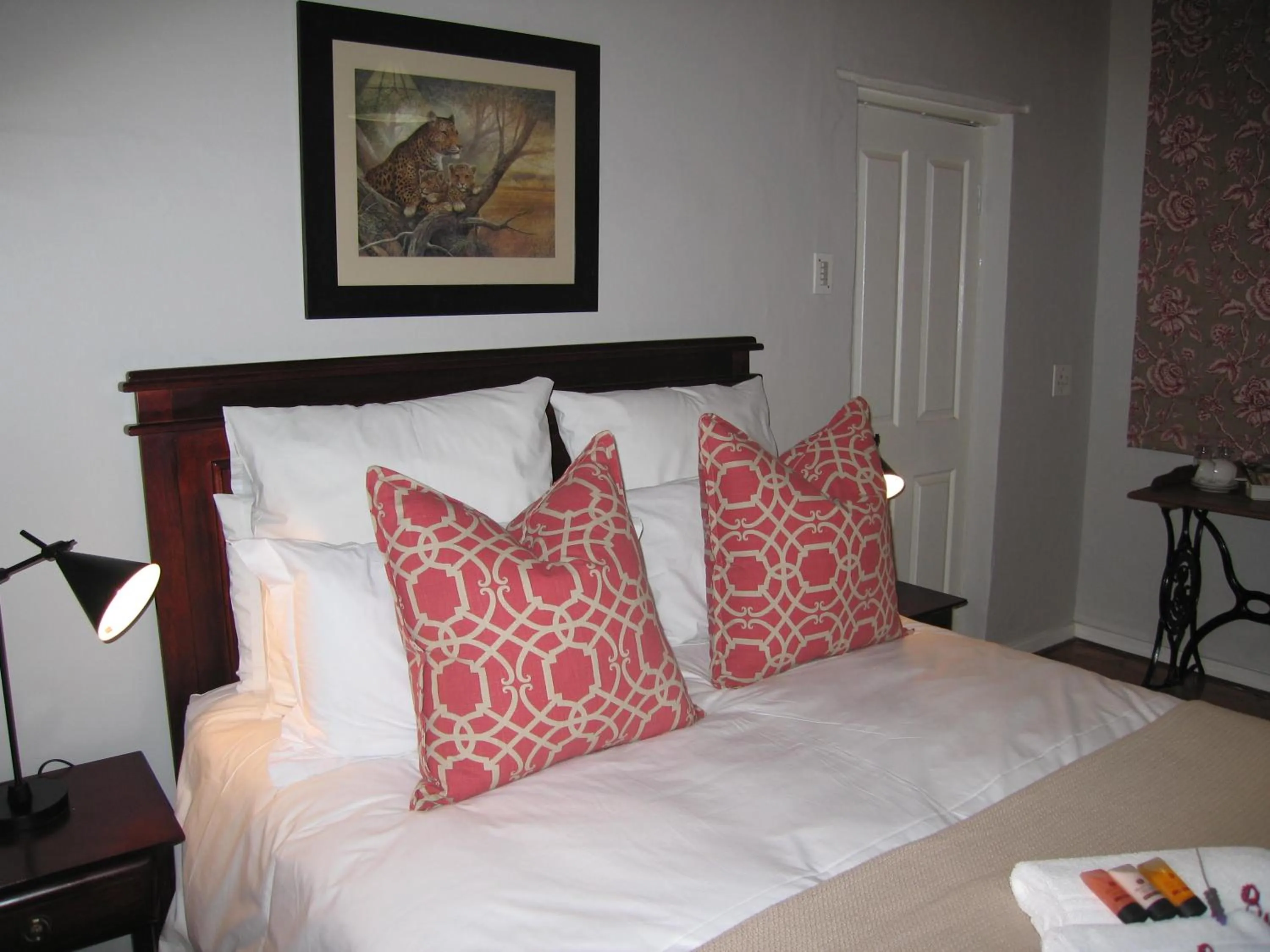 Decorative detail, Bed in Beaufort Manor Country Lodge