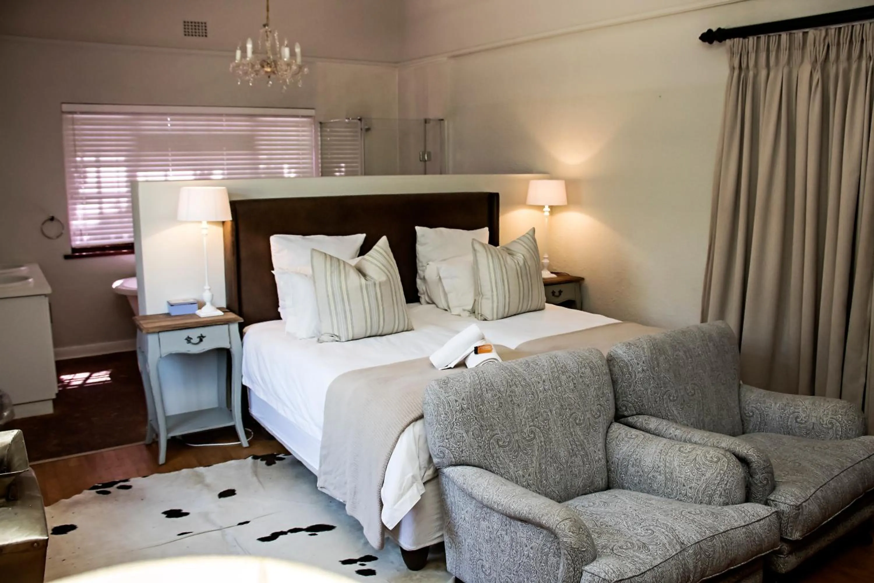 Photo of the whole room, Bed in Beaufort Manor Country Lodge