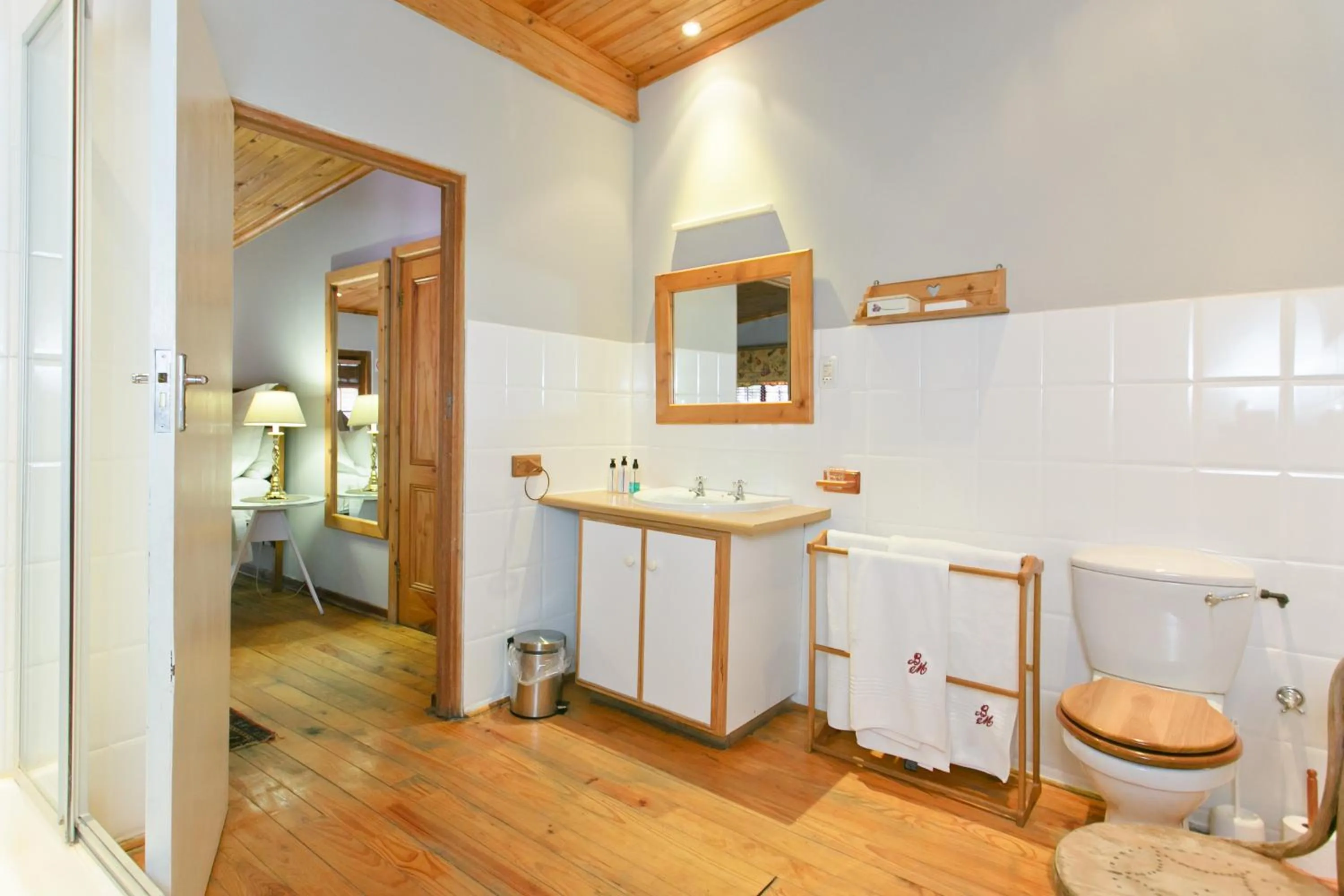 Bathroom in Beaufort Manor Country Lodge