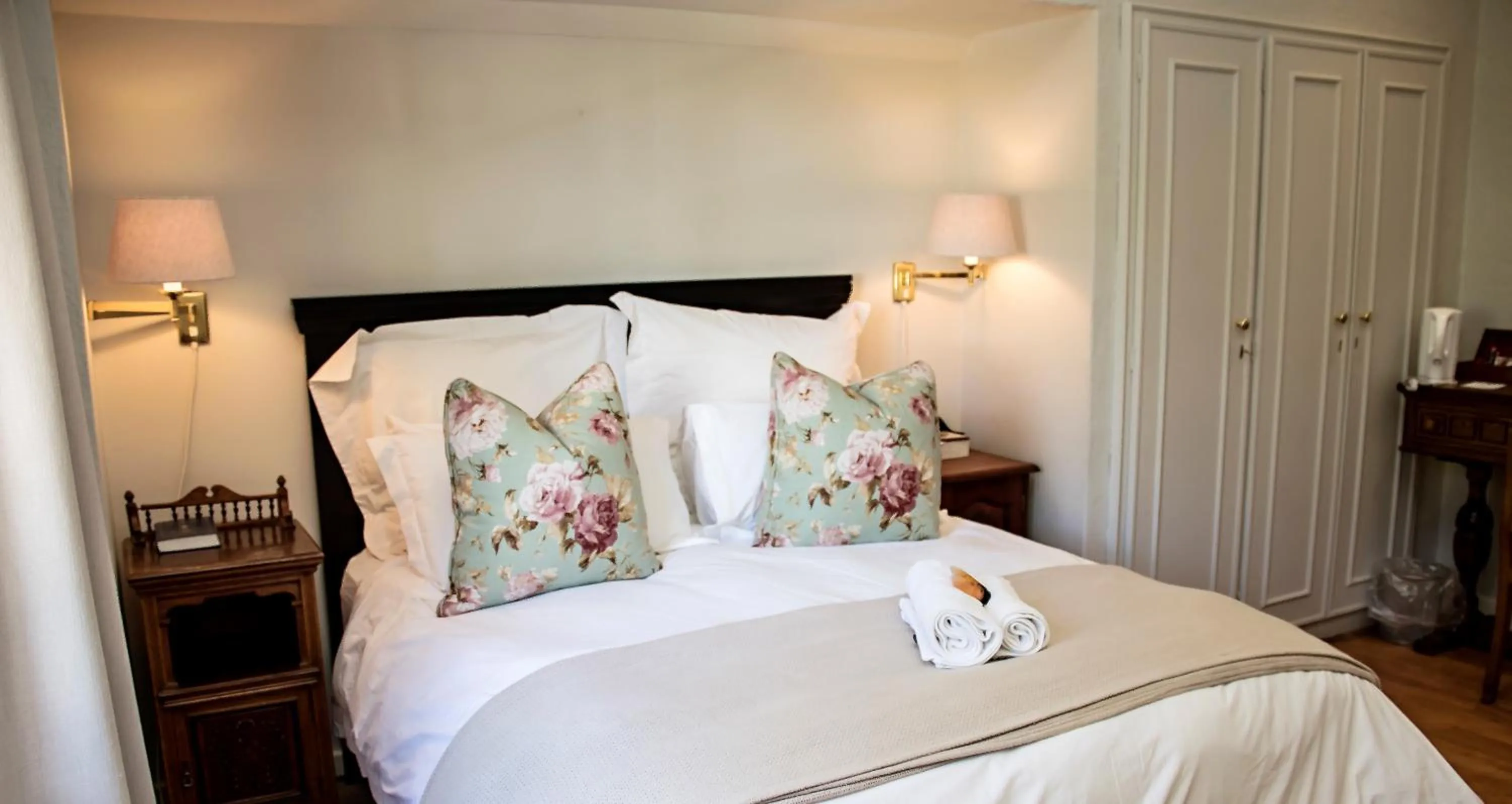 Bedroom, Bed in Beaufort Manor Country Lodge