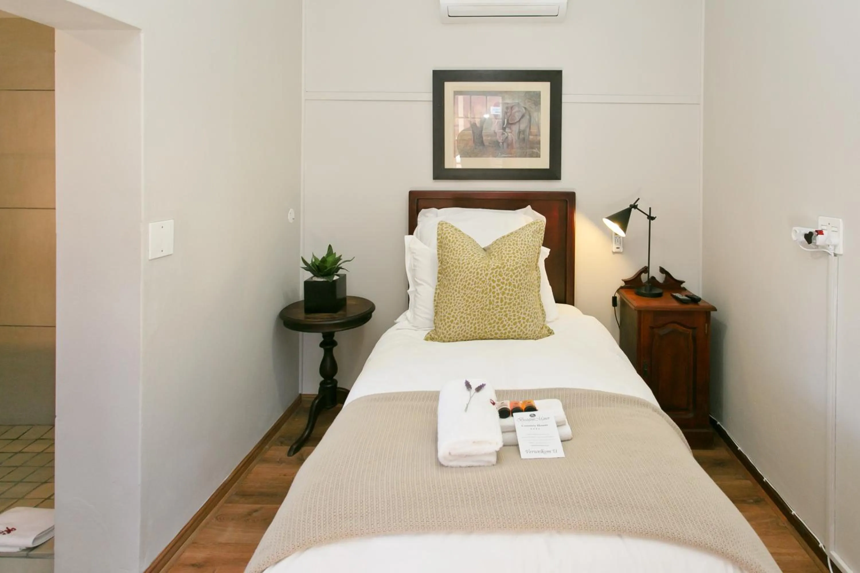 Bedroom, Bed in Beaufort Manor Country Lodge