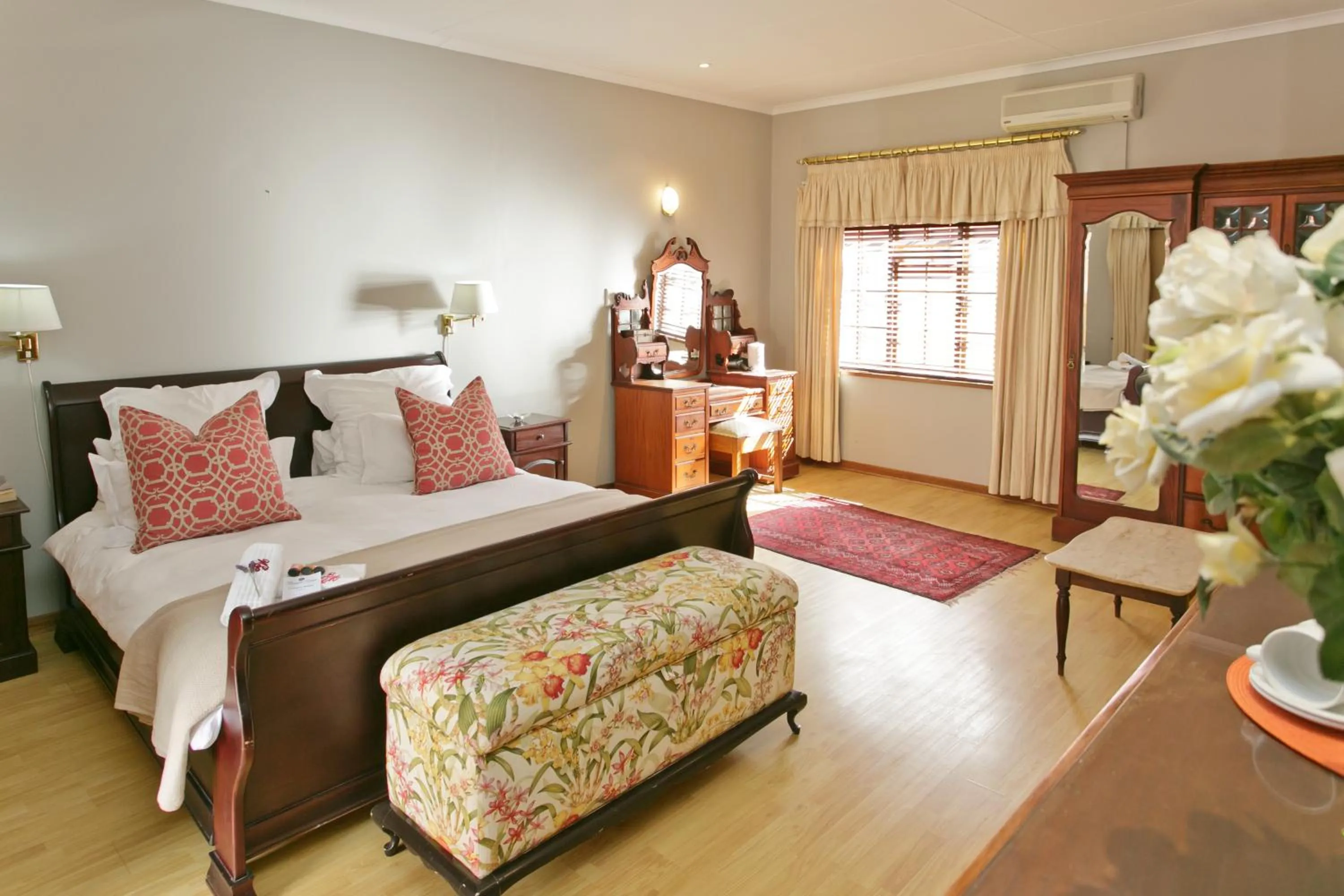 Bedroom, Bed in Beaufort Manor Country Lodge