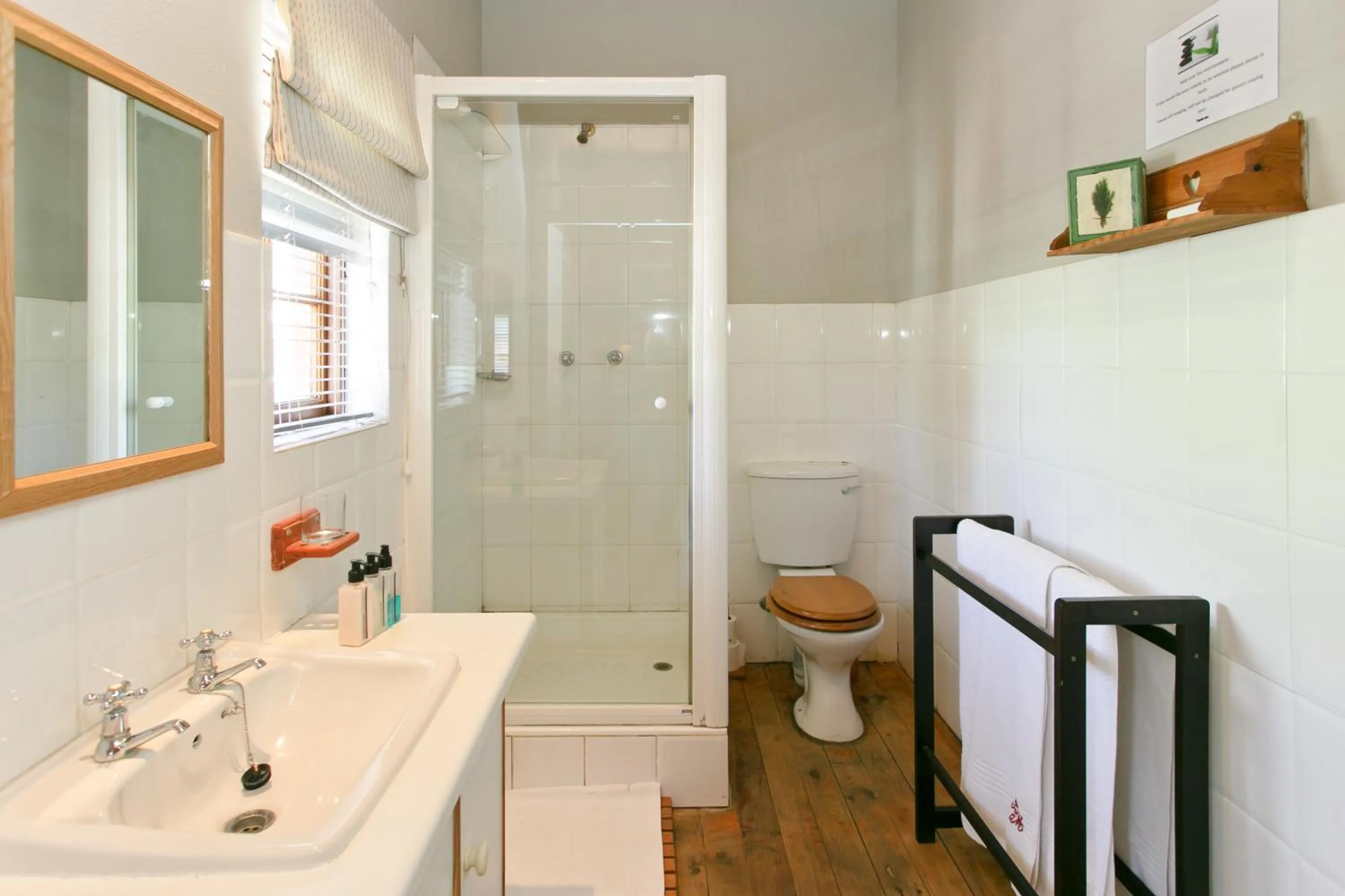 Bathroom in Beaufort Manor Country Lodge