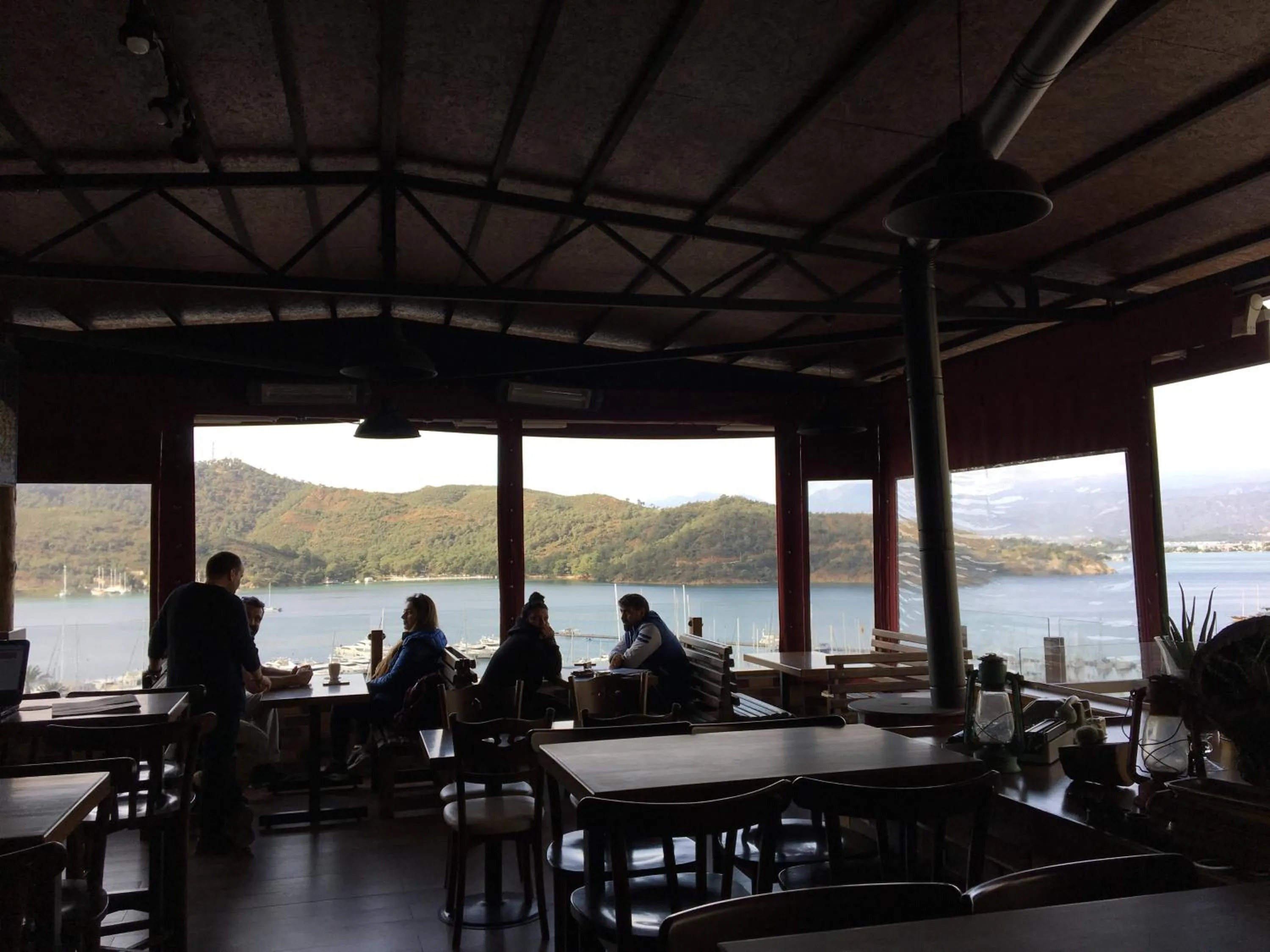 Communal lounge/ TV room in El Camino Hostel & Pub