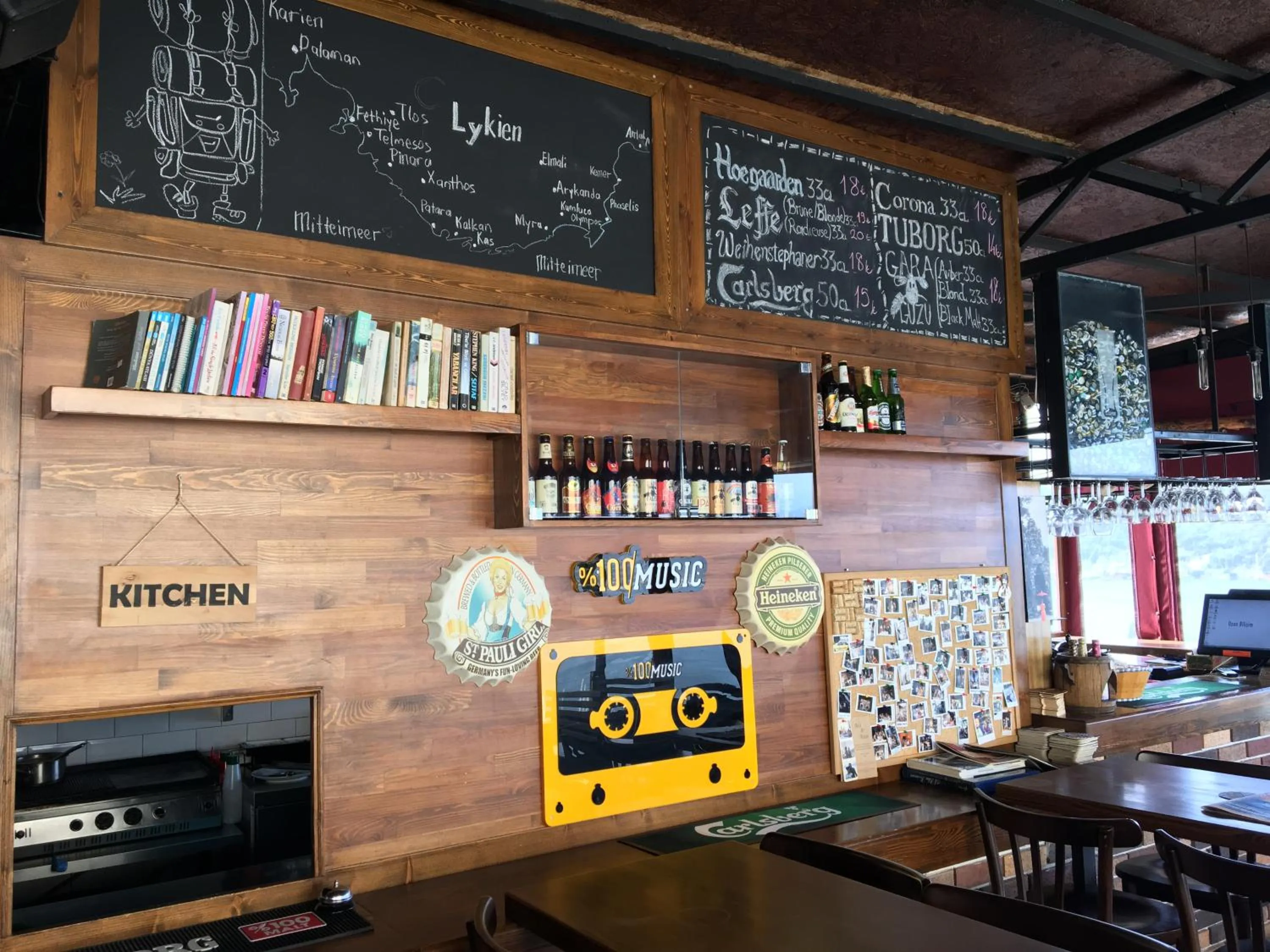 Lounge or bar in El Camino Hostel & Pub