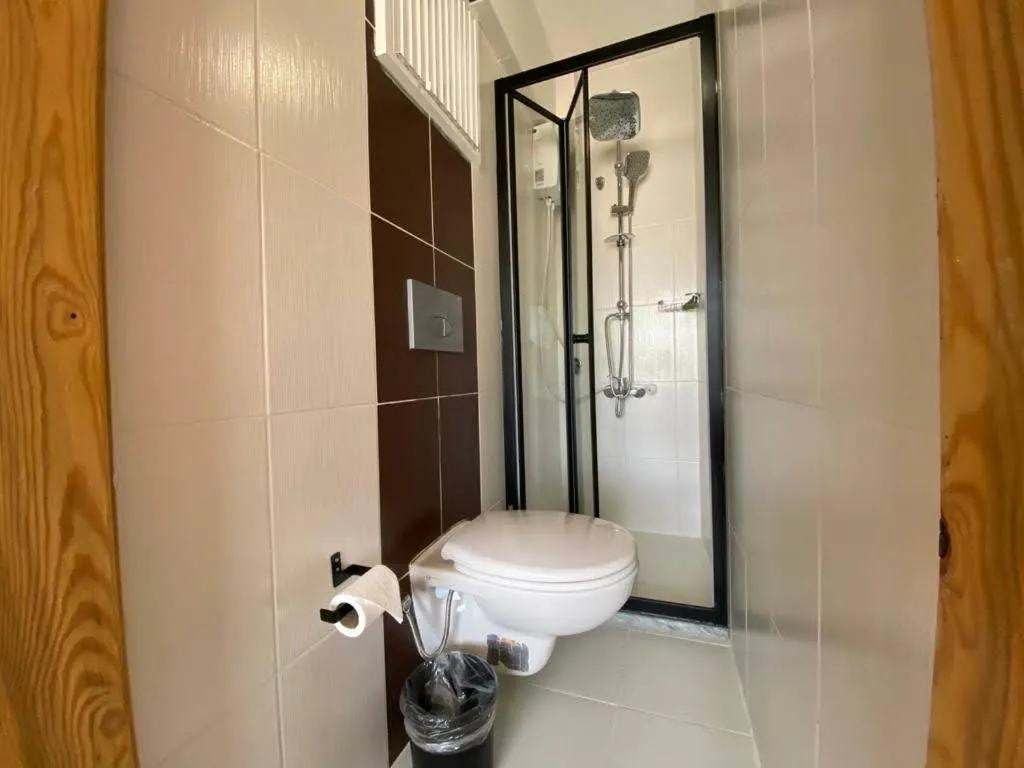 Bathroom in El Camino Hostel & Pub