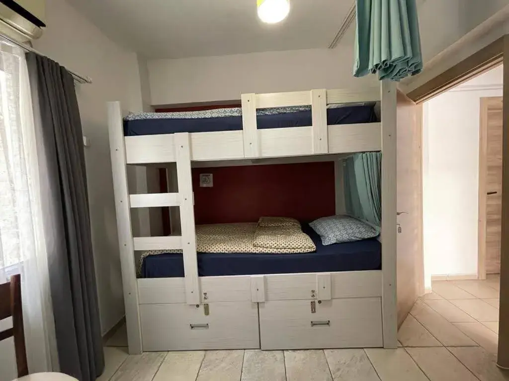 Single Bed in Mixed Dormitory Room in El Camino Hostel & Pub Single Bed in Mixed Dormitory Room in El Camino Hostel & Pub