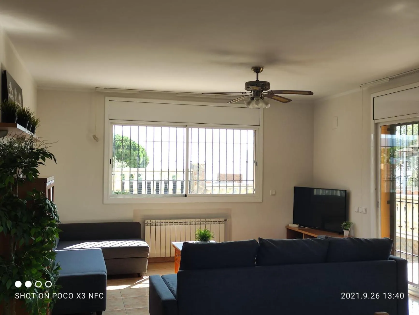 Communal lounge/ TV room in Villa Galicia