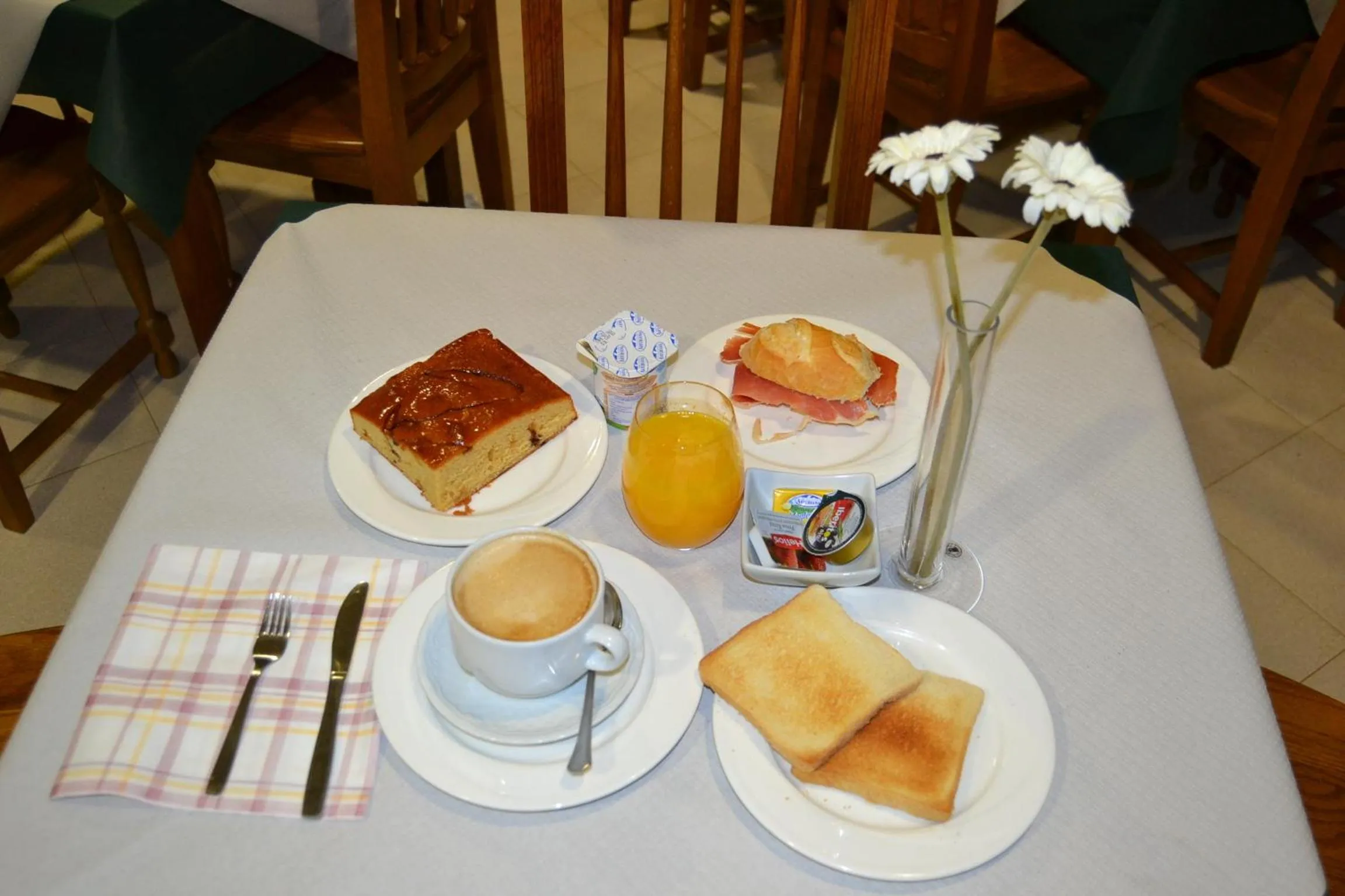 Breakfast in Hotel Restaurante Las Camelias