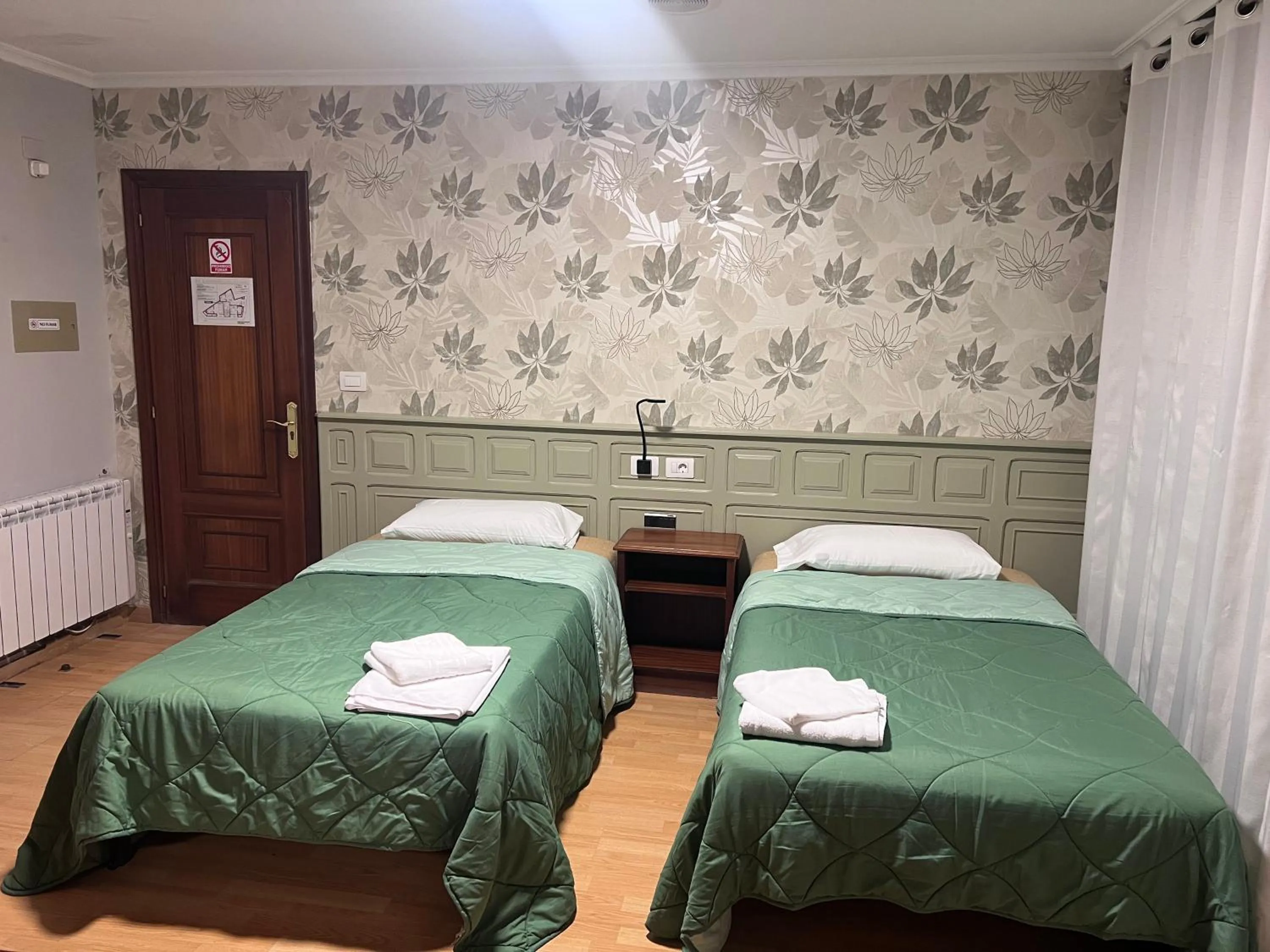 Bedroom, Bed in Hotel Celta Galaico