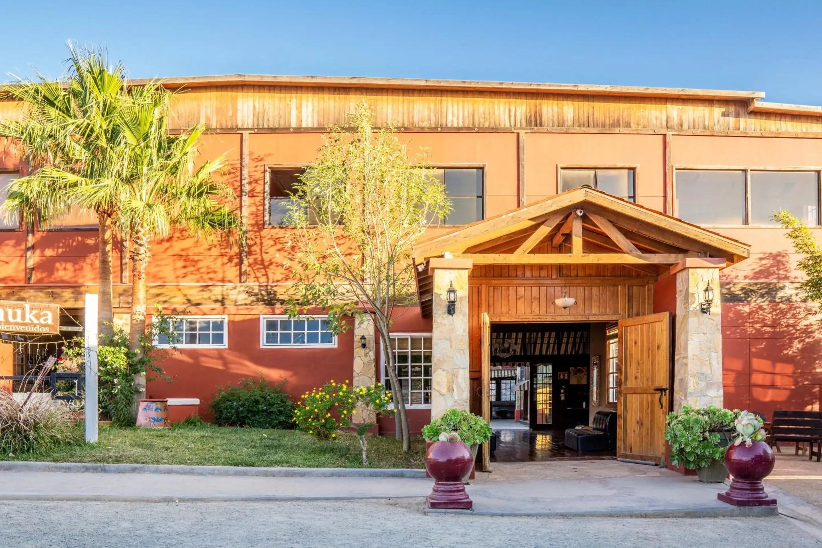 Property building in Capital O Hotel Villa Azura Property building in Capital O Hotel Villa Azura