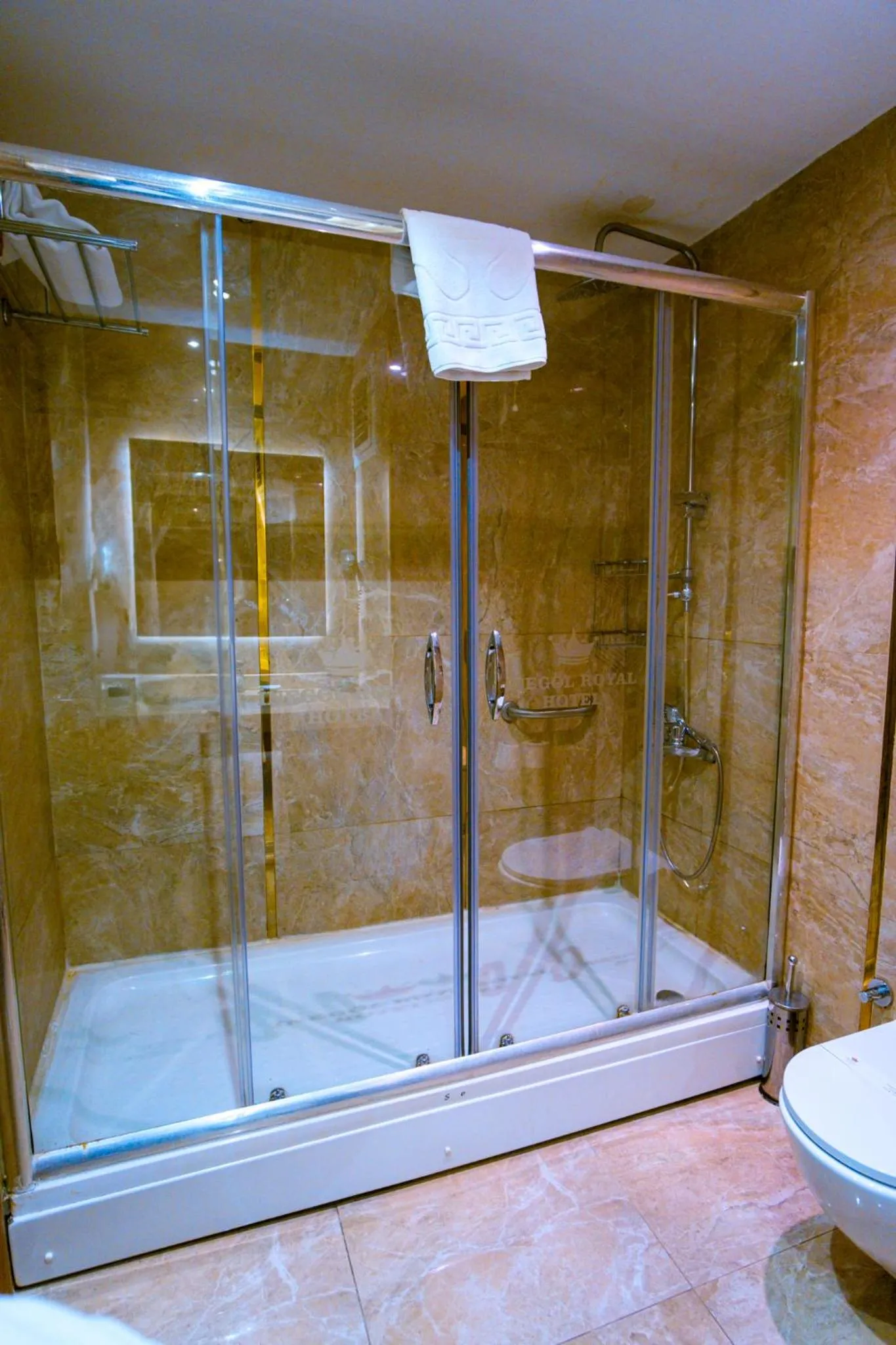 Shower in Royal Hotel Inegol