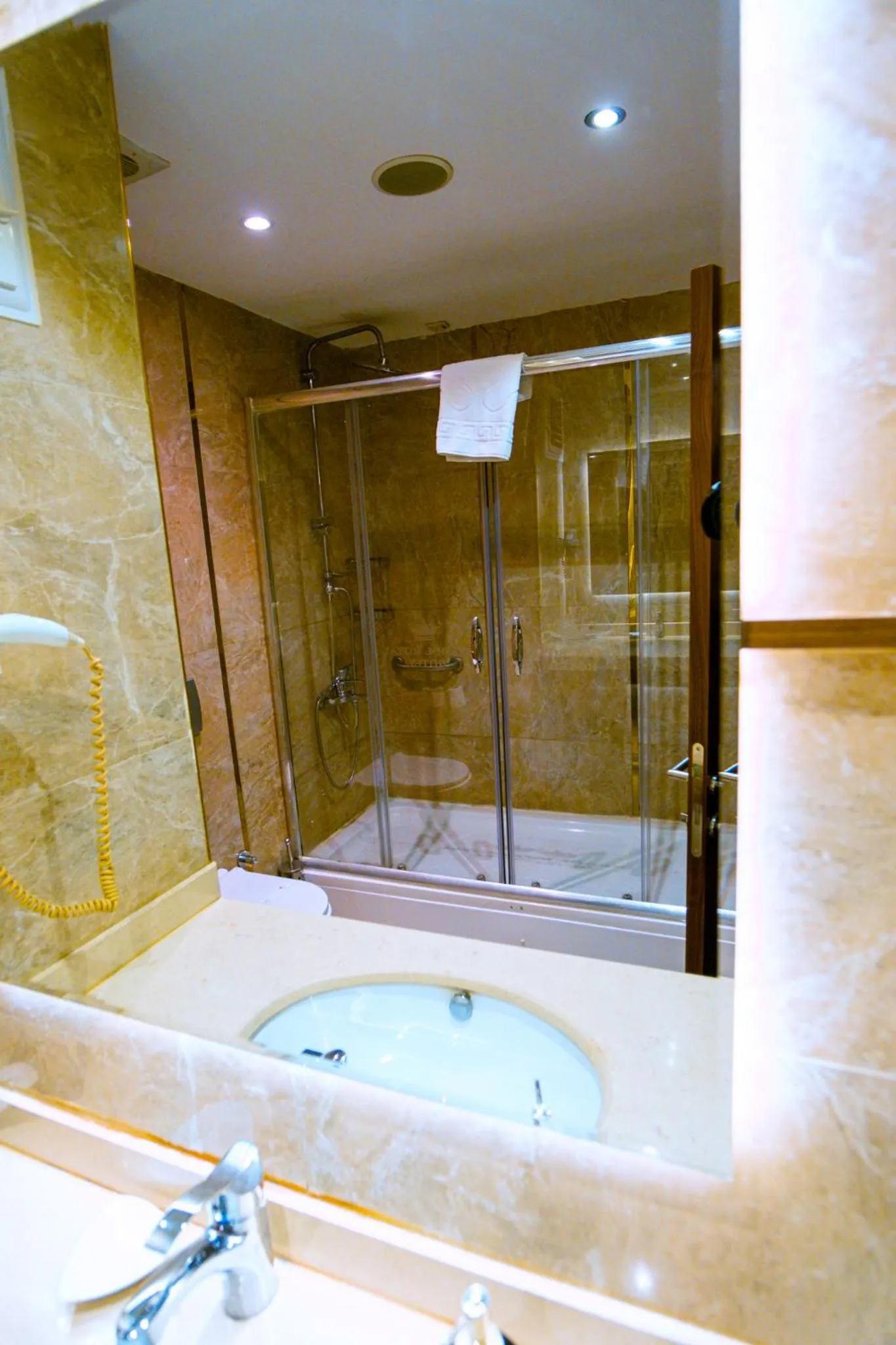 Shower in Royal Hotel Inegol