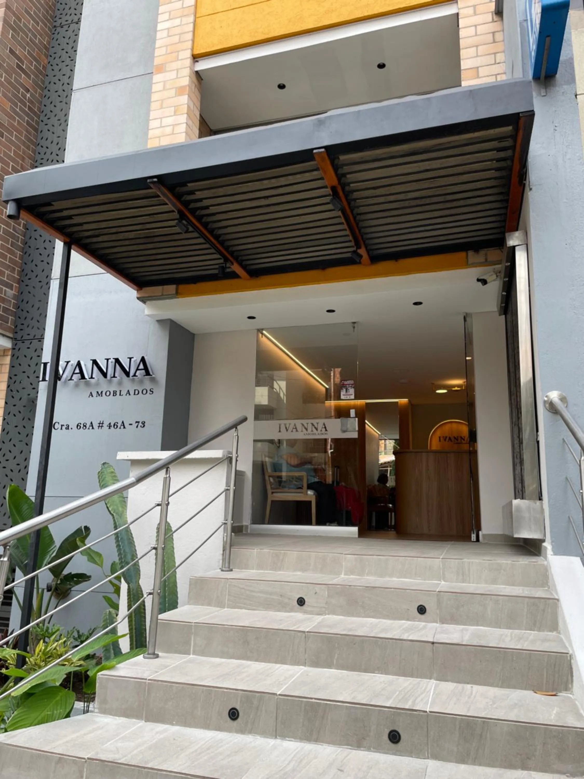 Facade/entrance in Ivanna Jumar ApartaHotel - Laureles Estadio