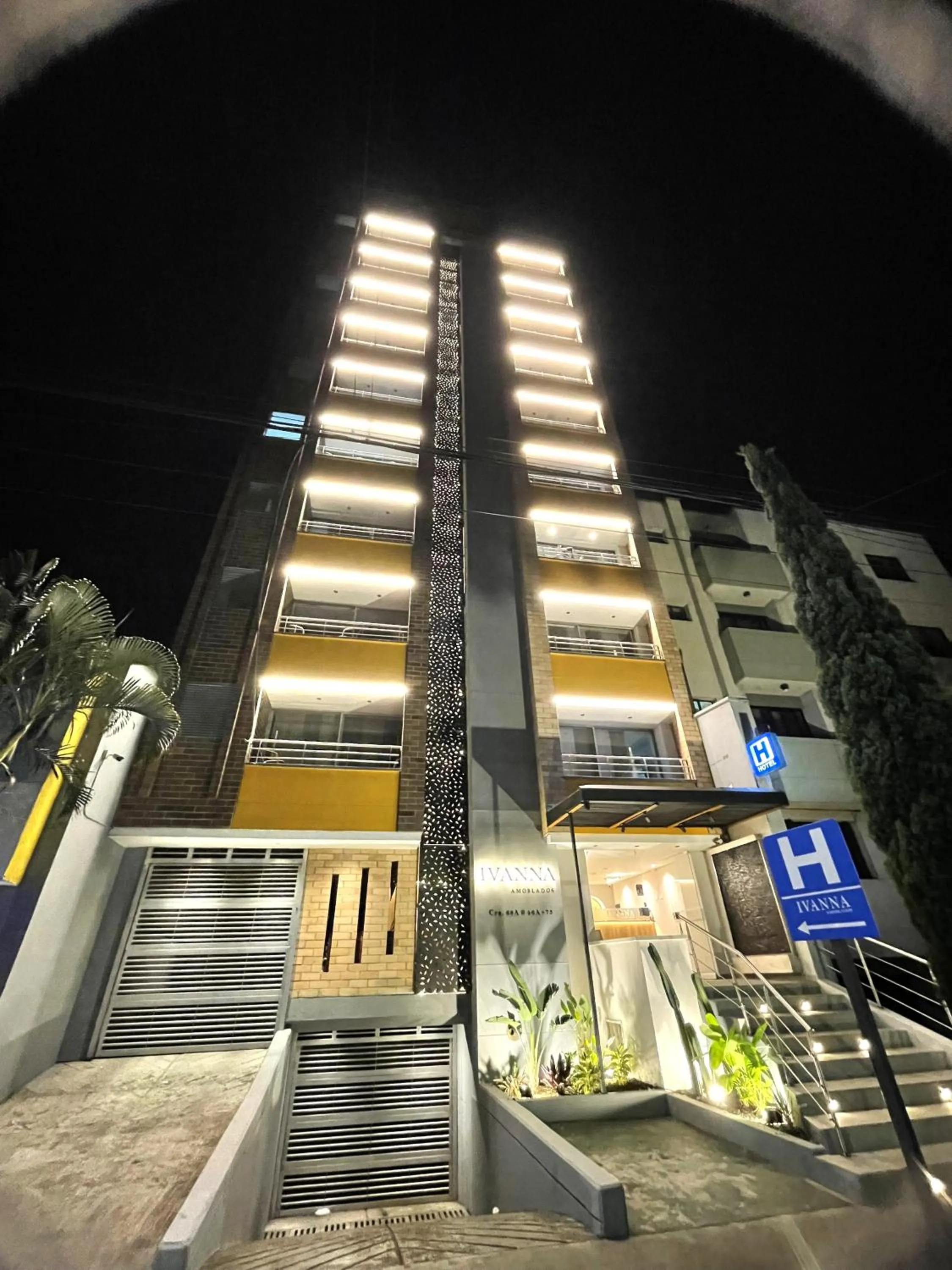 Property building in Ivanna Jumar ApartaHotel - Laureles Estadio