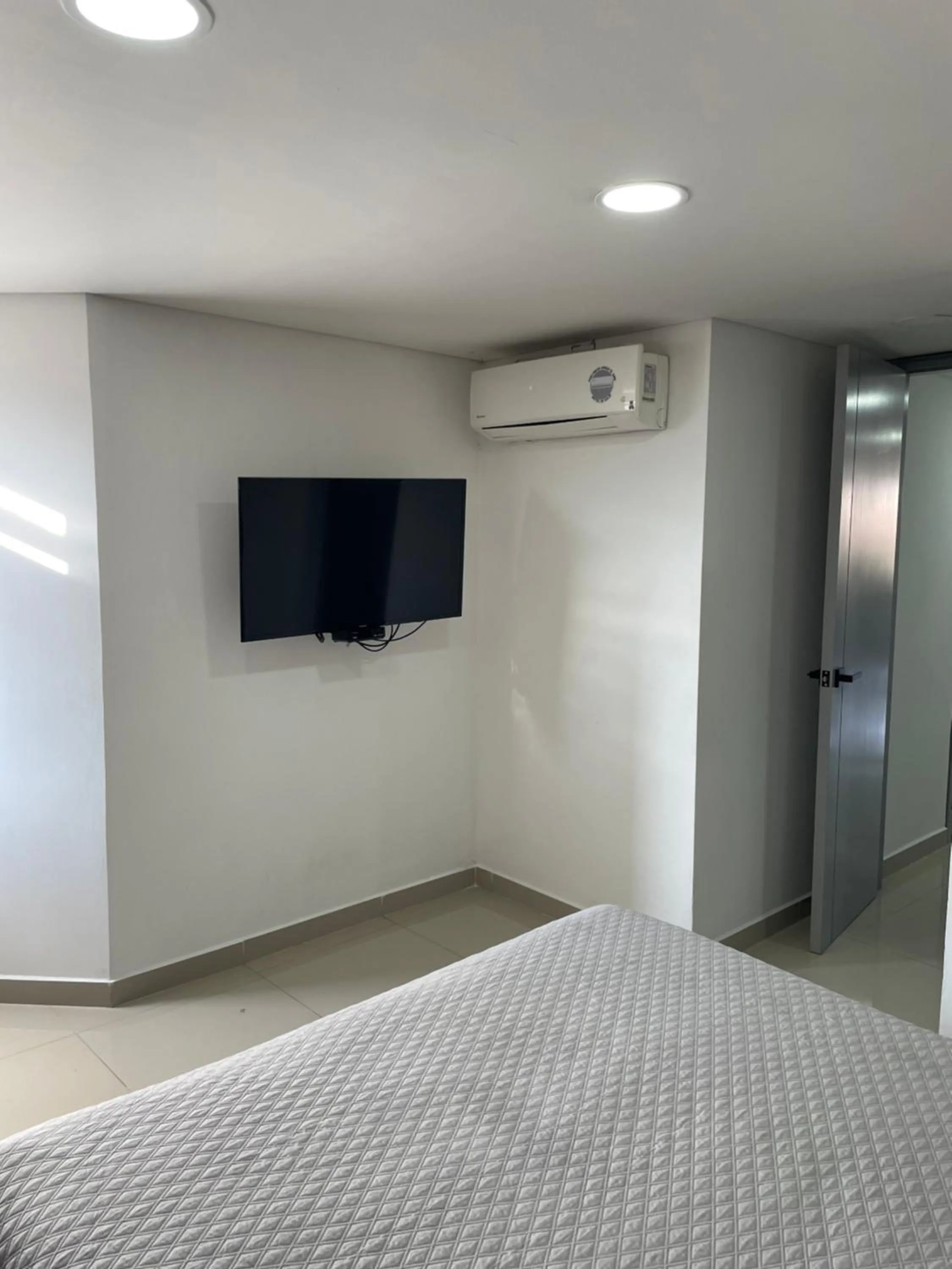 TV and multimedia in Ivanna Jumar ApartaHotel - Laureles Estadio