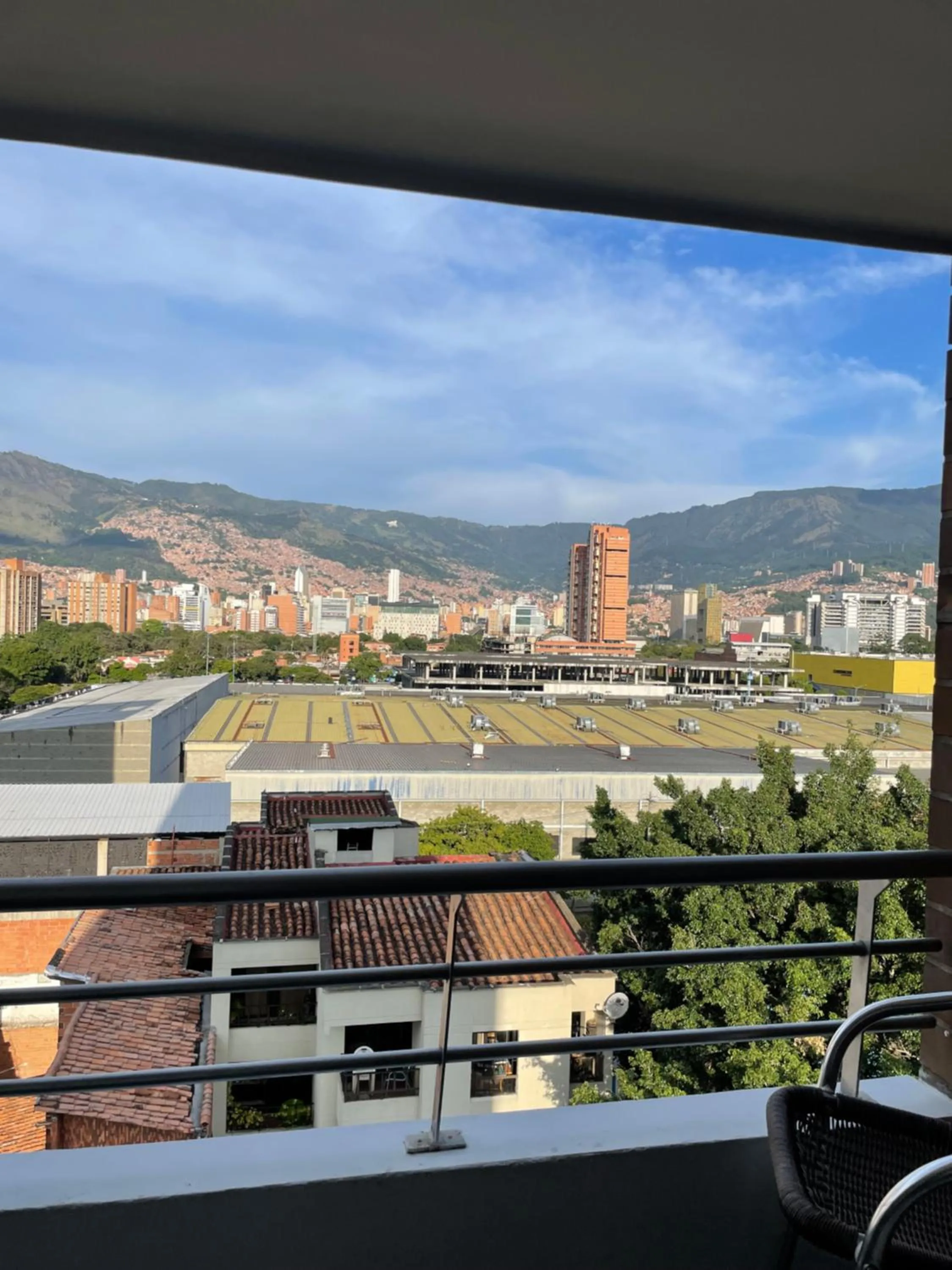 Balcony/Terrace in Ivanna Jumar ApartaHotel - Laureles Estadio