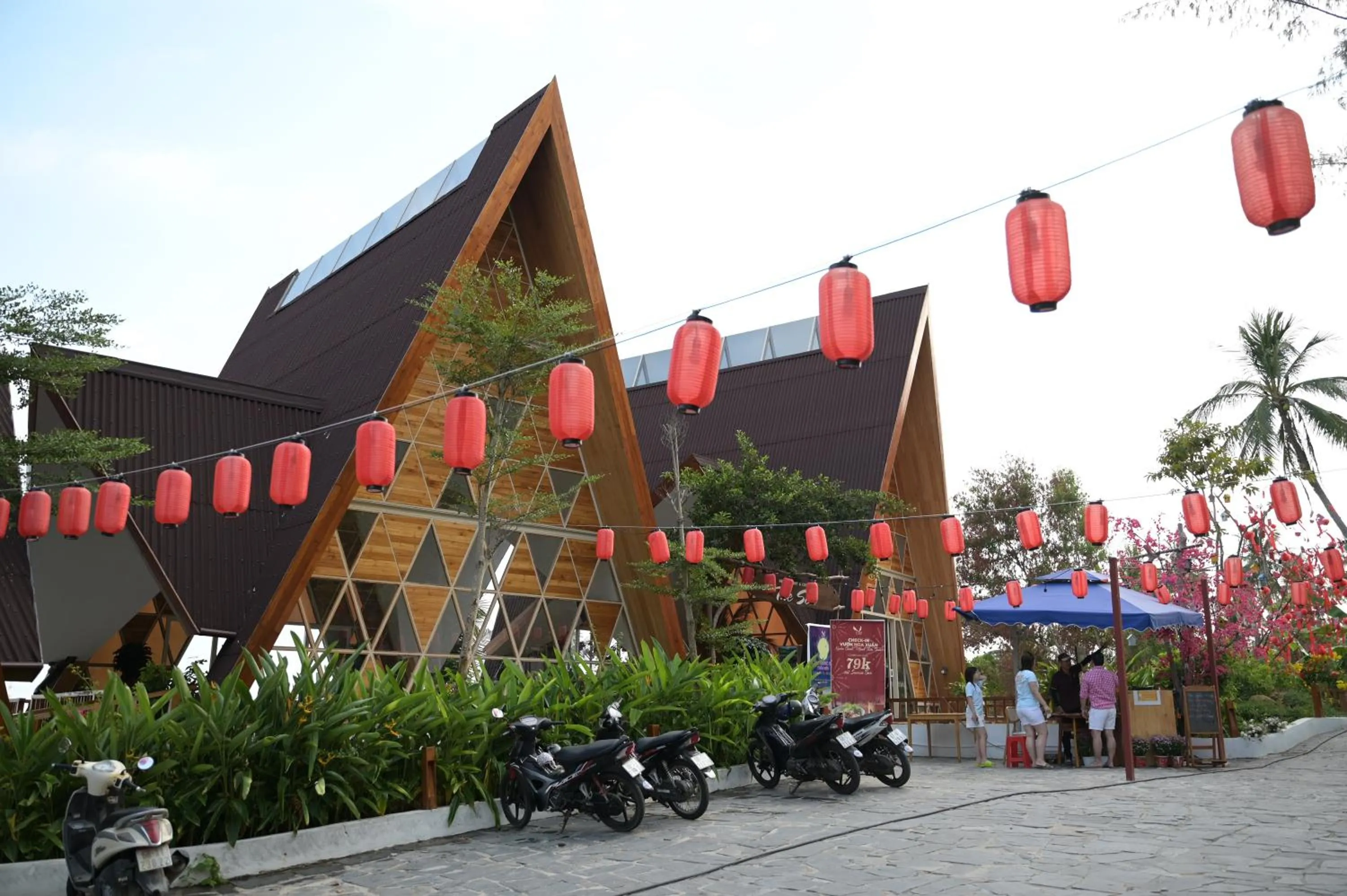 Property building in Fly Up Resort